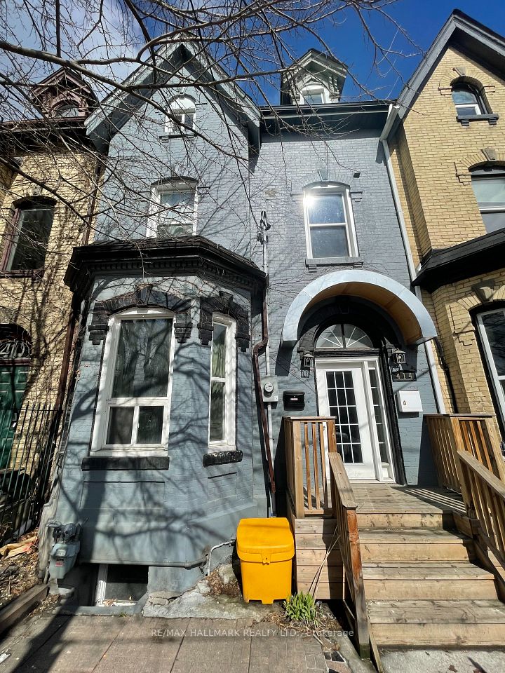 414 Dundas