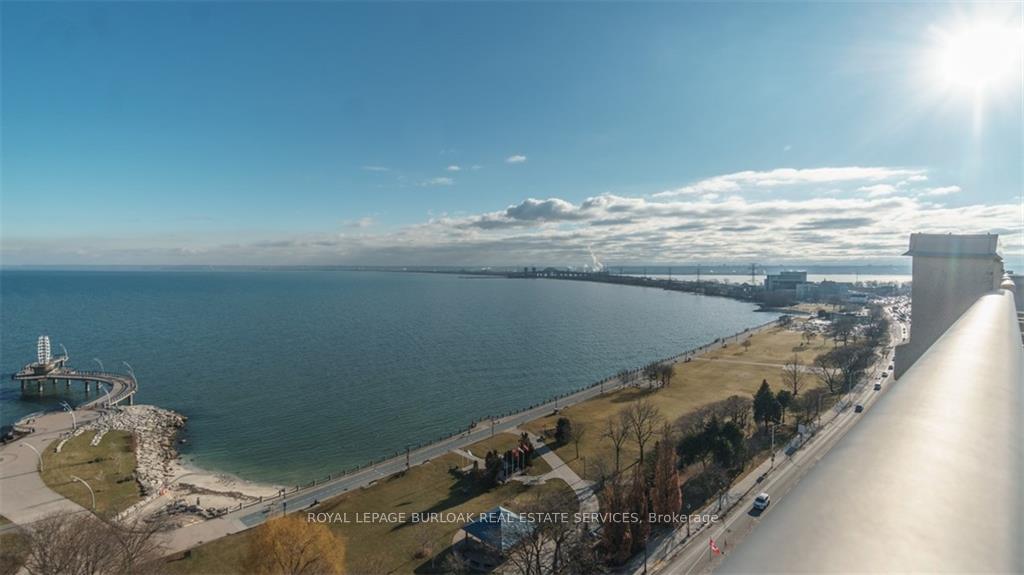 2 Bedrooms Condo at 1477 Lakeshore,  Burlington For sale