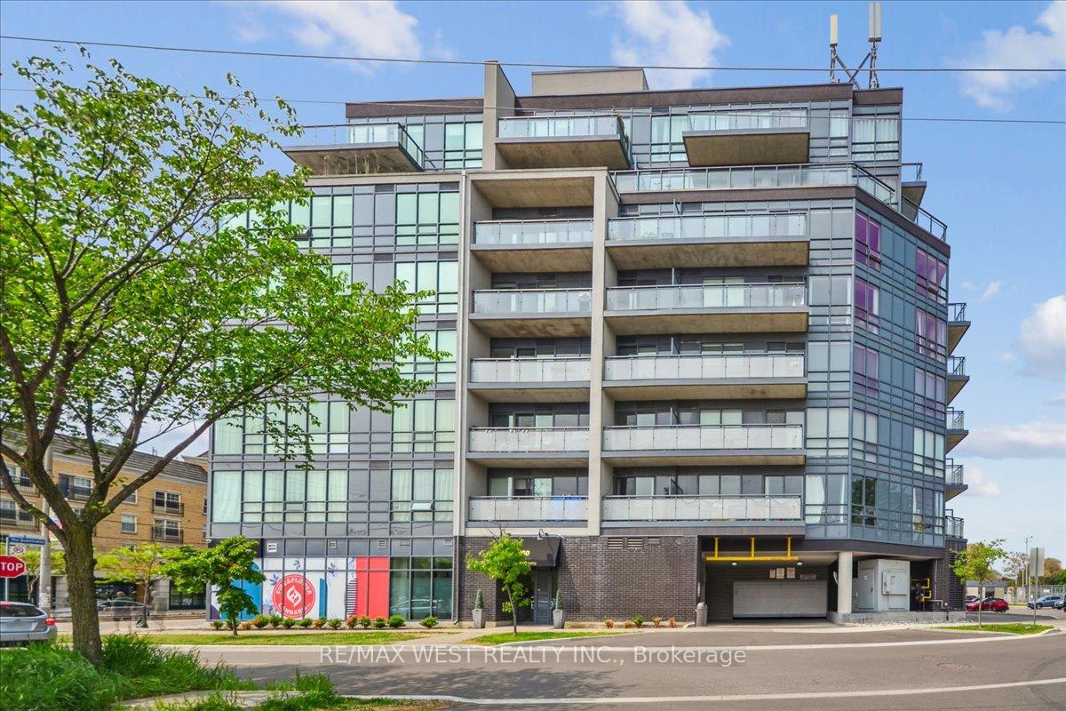 2 Bedrooms Condo at 760 The Queens, Toronto For sale