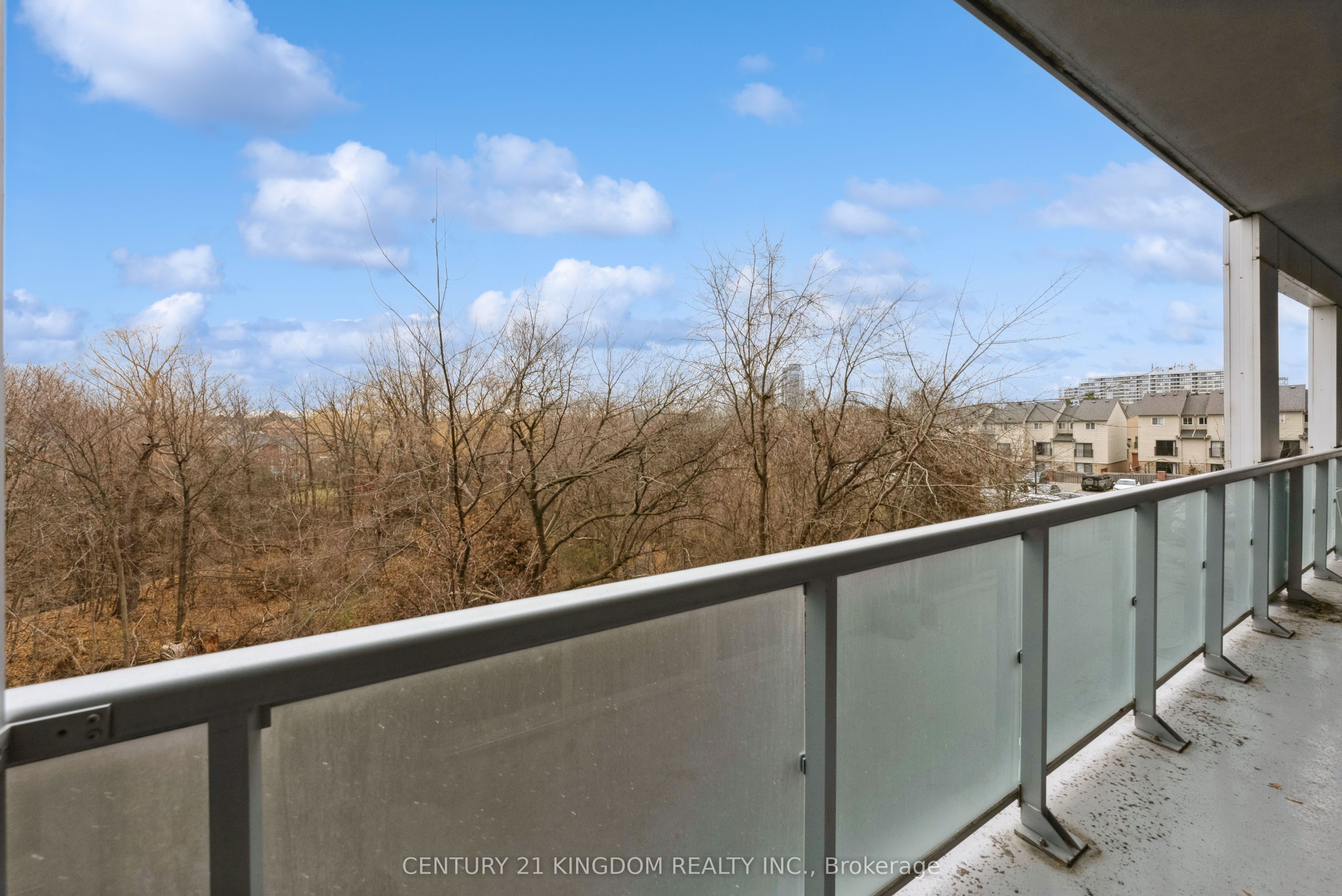 8763 bayview Avenue, #233