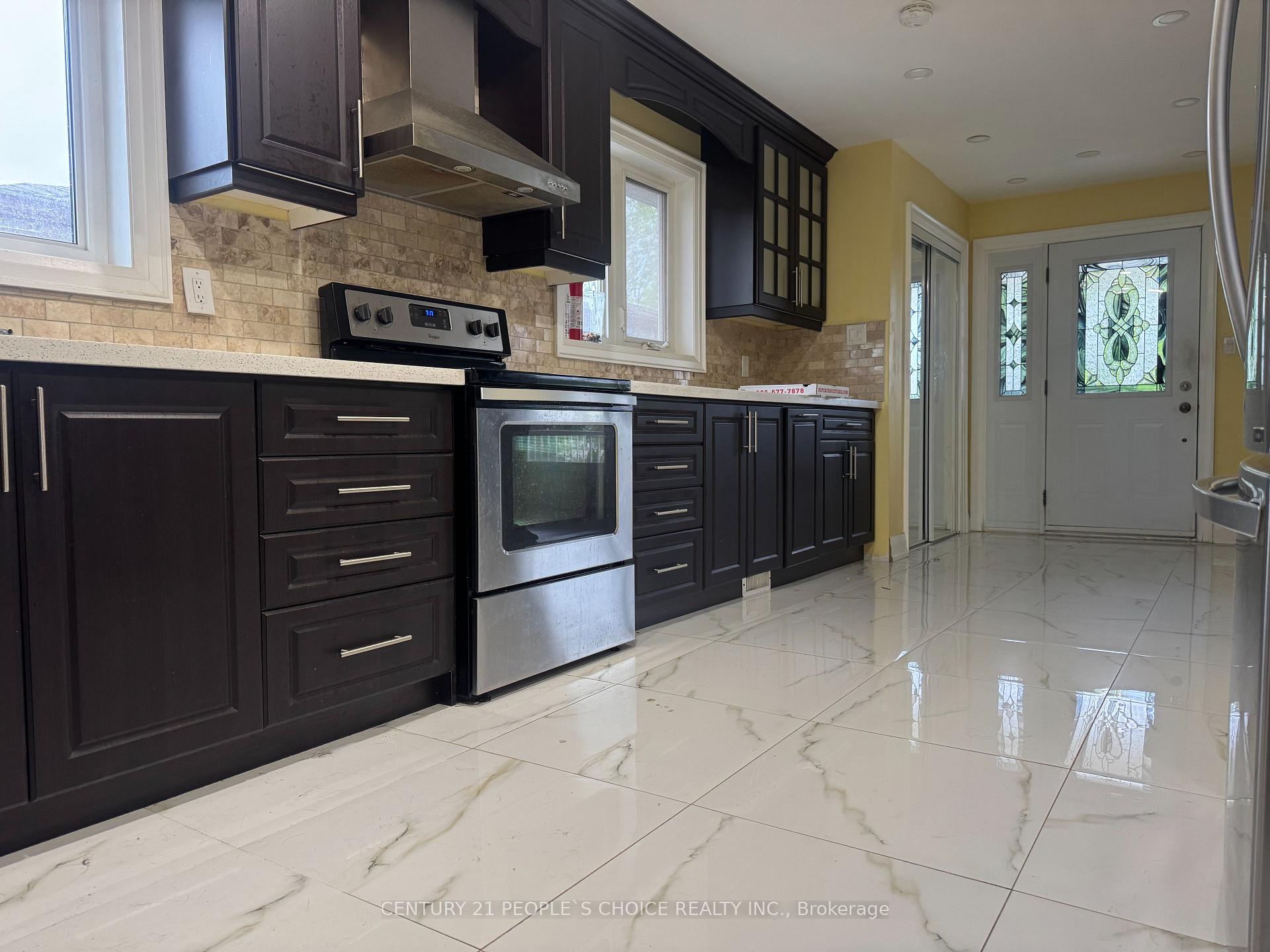 3397 Brandon Gate, Mississauga, ON L4T 3N3 ; MLS ID: W12174318