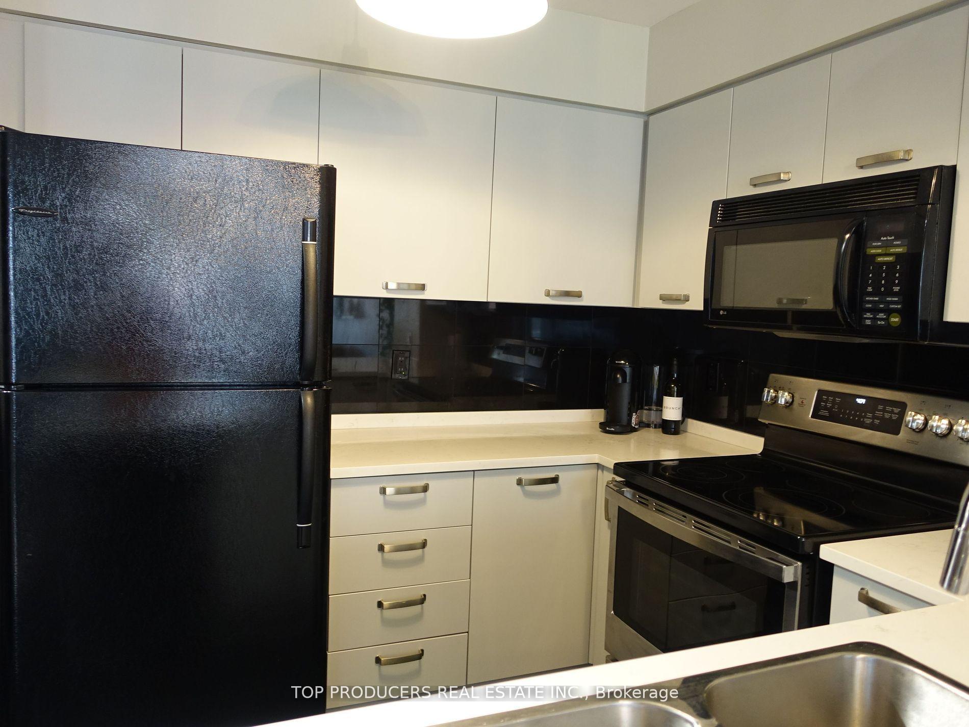 1 Bedroom Condo at 51 Harrison Garden,  Toronto For sale