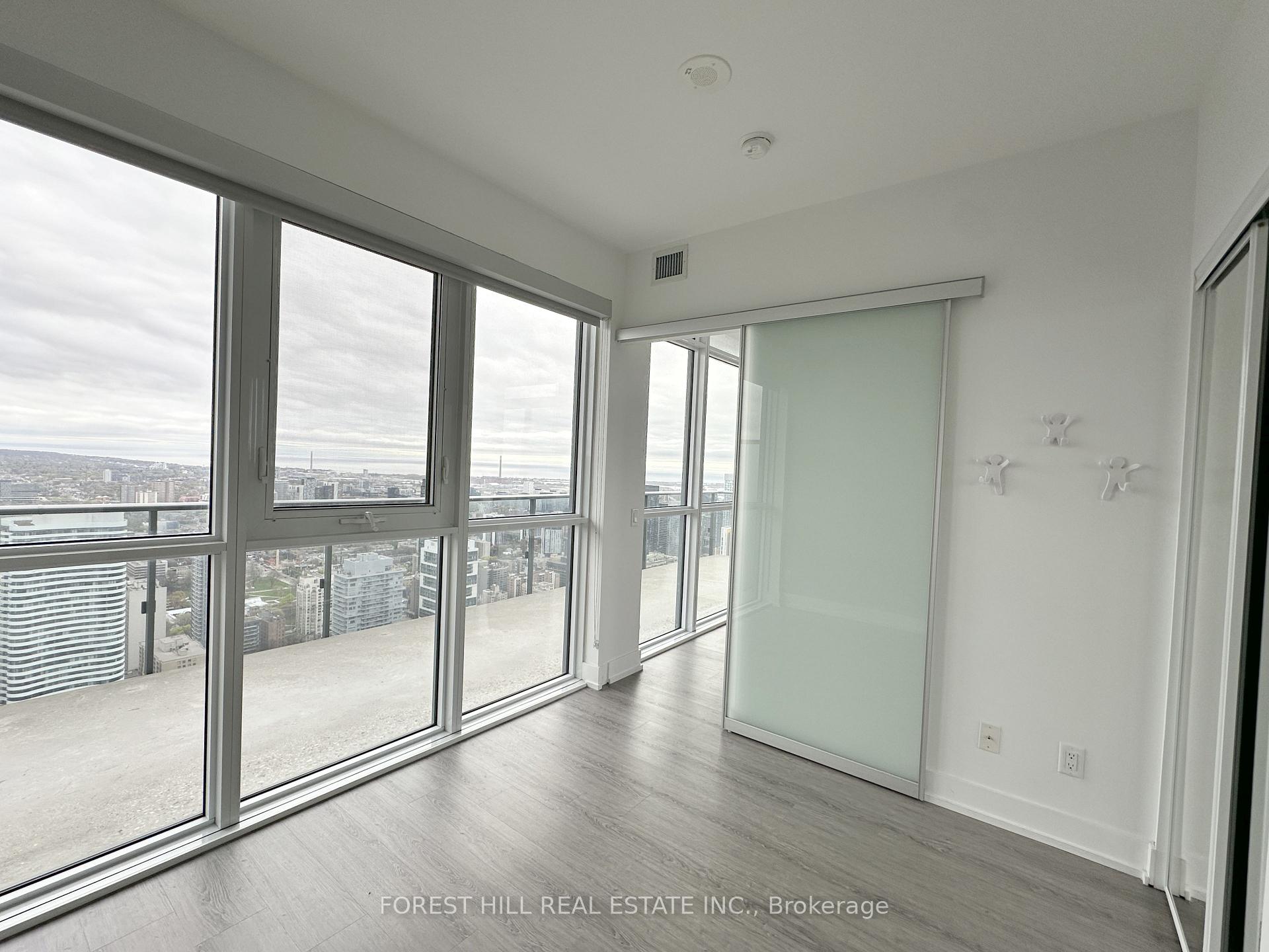 1 Bedroom Condo at 7 Grenville, Toronto For sale