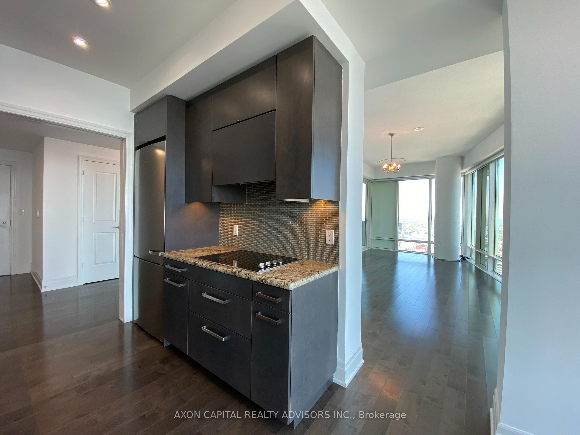 3 Bedrooms Condo at 8 The Esplanade, Toronto For sale