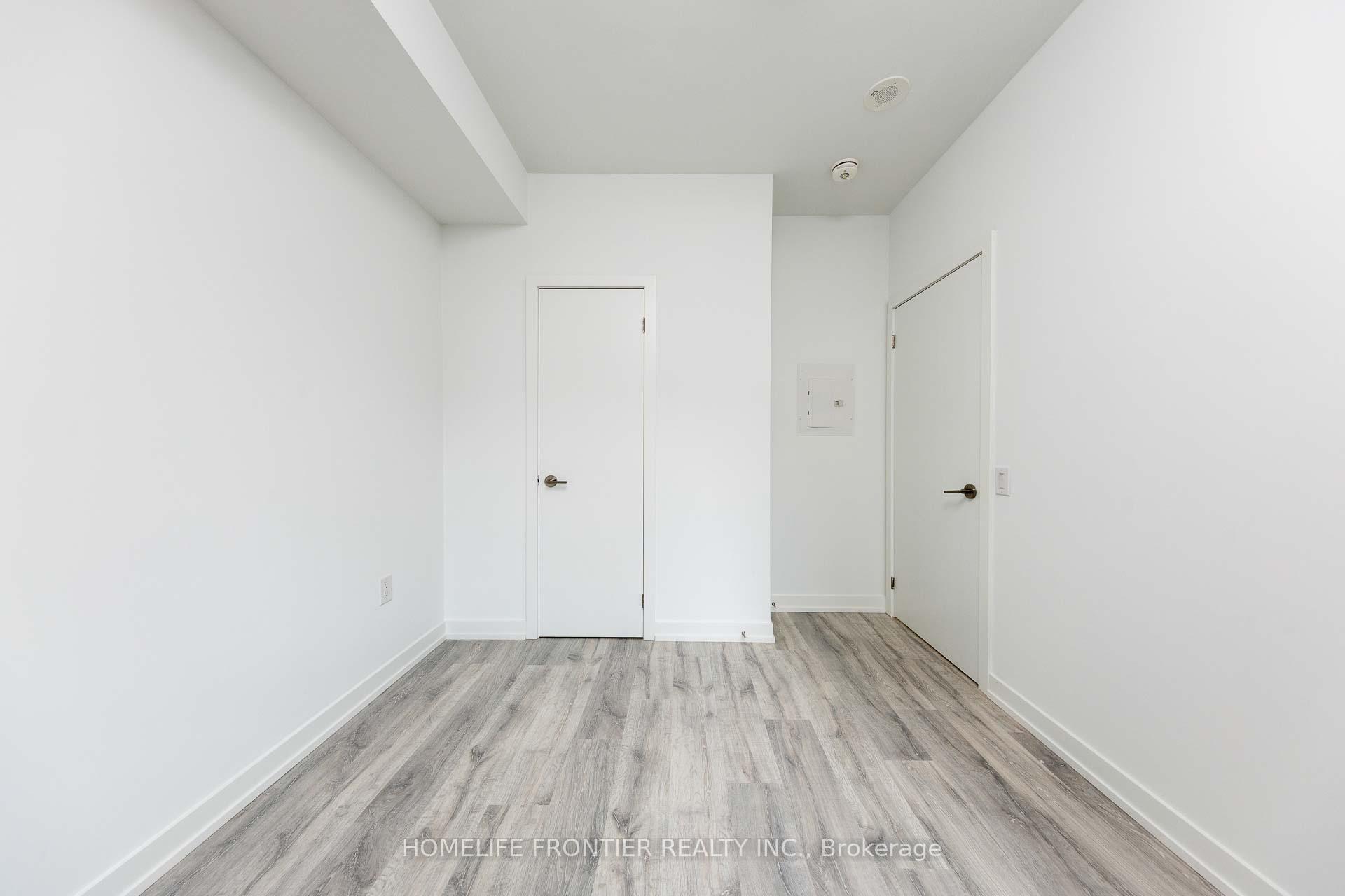 2 Bedrooms Condo at 8 Olympic Garden,  Toronto For sale