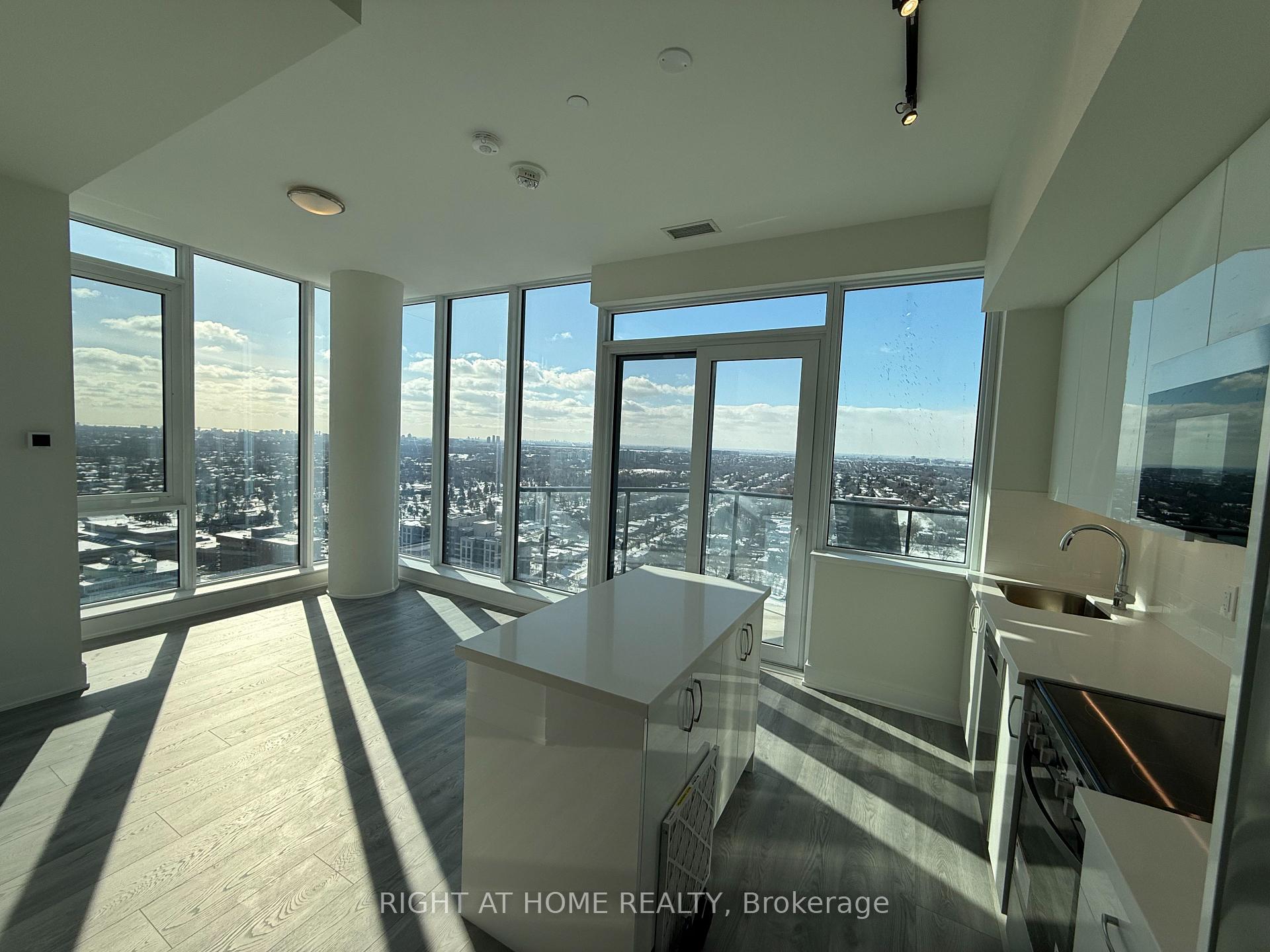 3 Bedrooms Condo at 15 Ellerslie, Toronto For sale