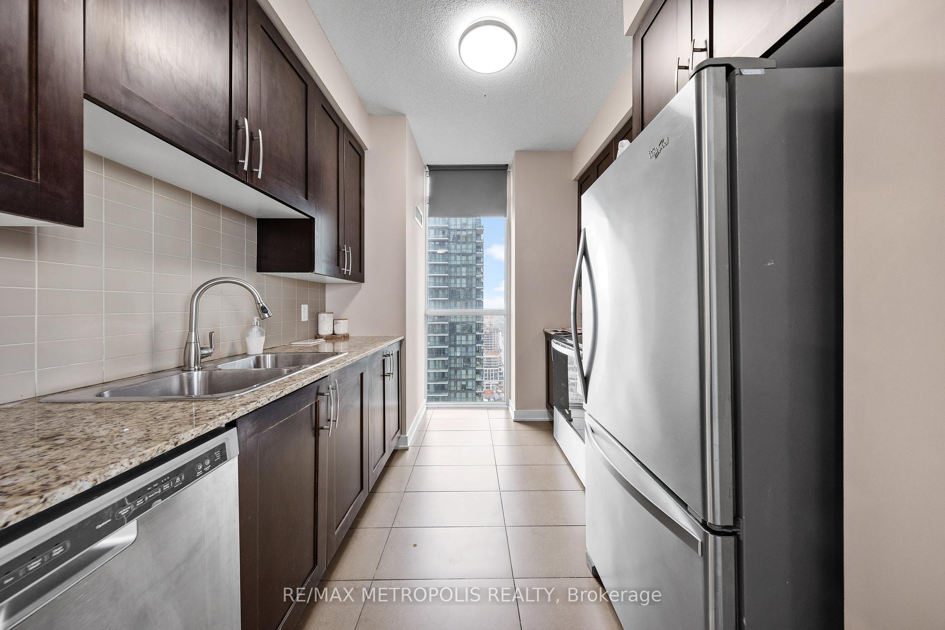 2 Bedrooms Condo at 4065 Brickstone,  Mississauga For sale