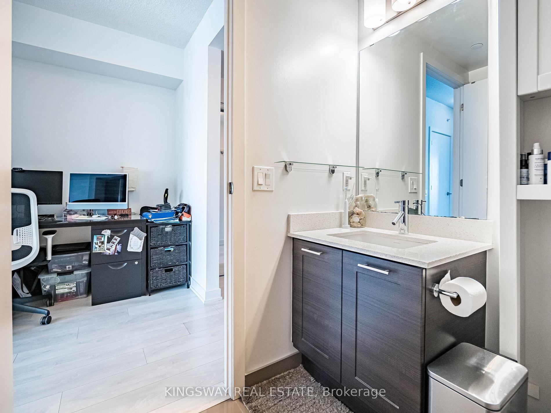 2 Bedrooms Condo at 2200 Lakeshore,  Toronto For sale