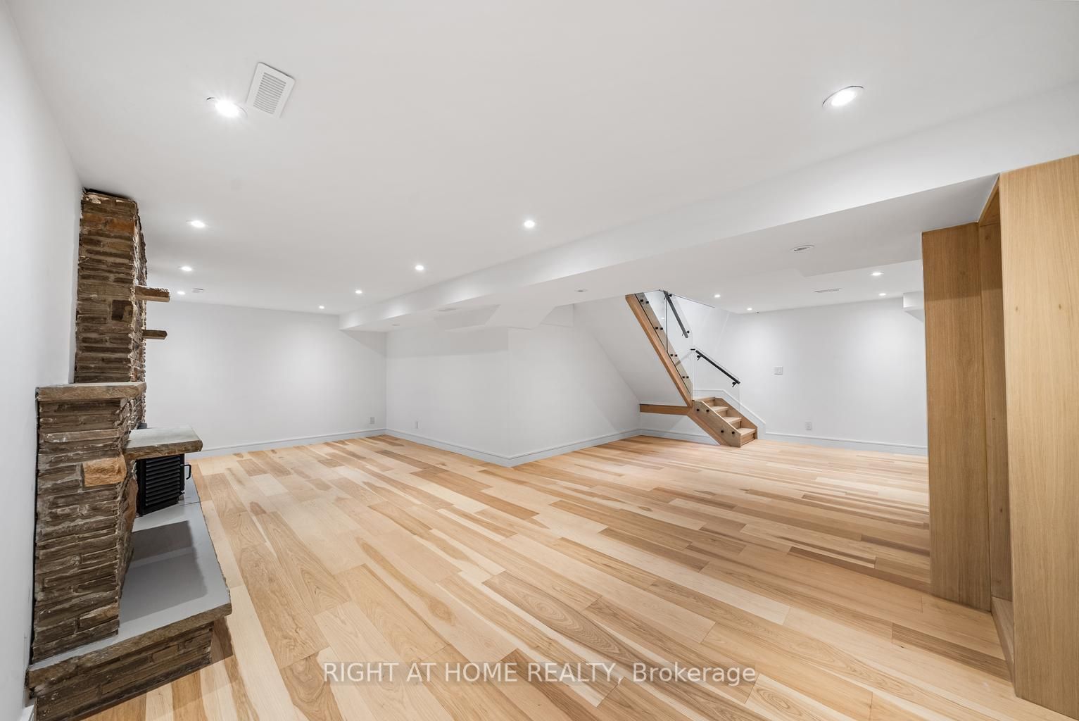 93 Pemberton Road