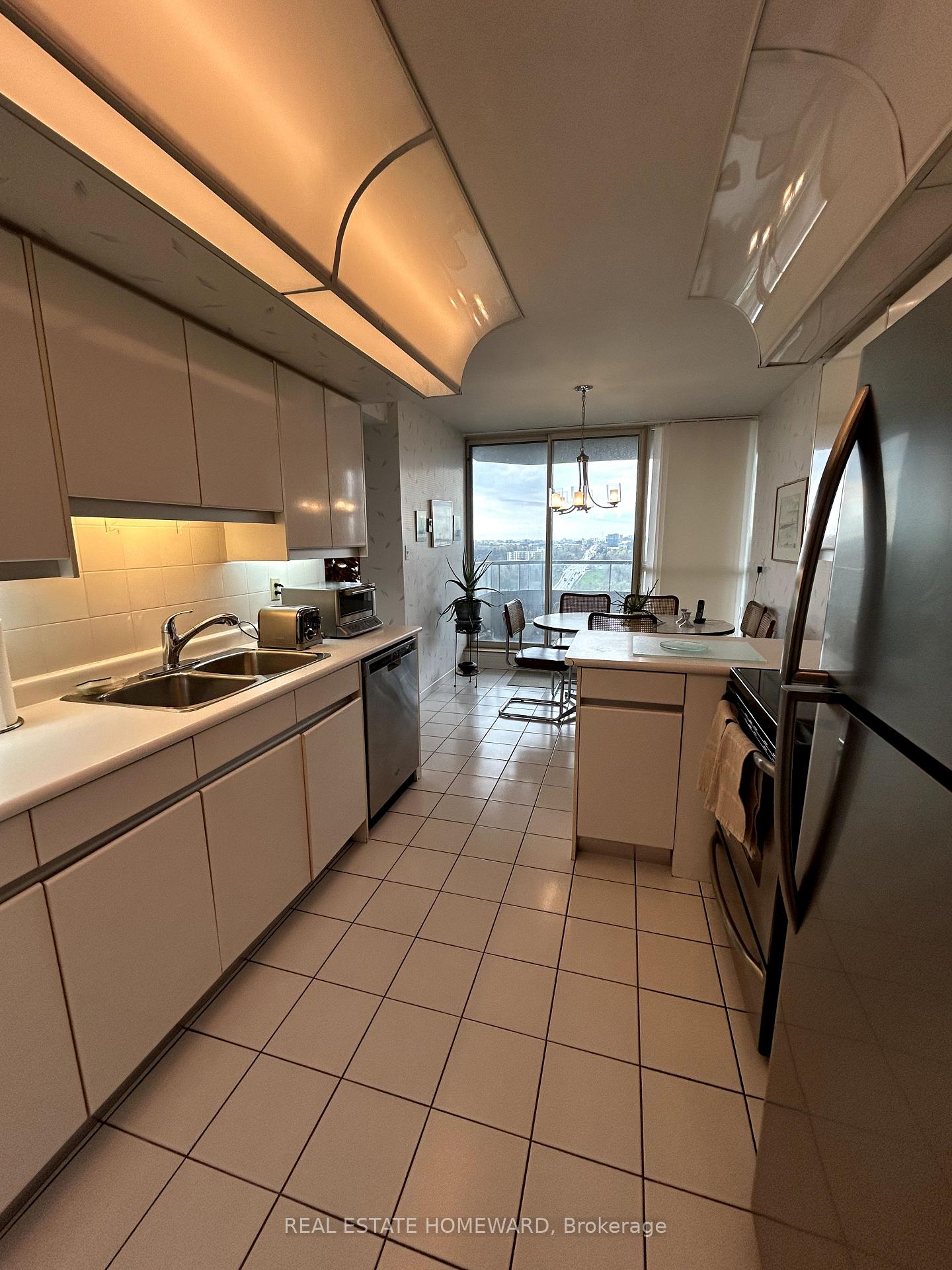 2 Bedrooms Condo at 10 Torresdale,  Toronto For sale