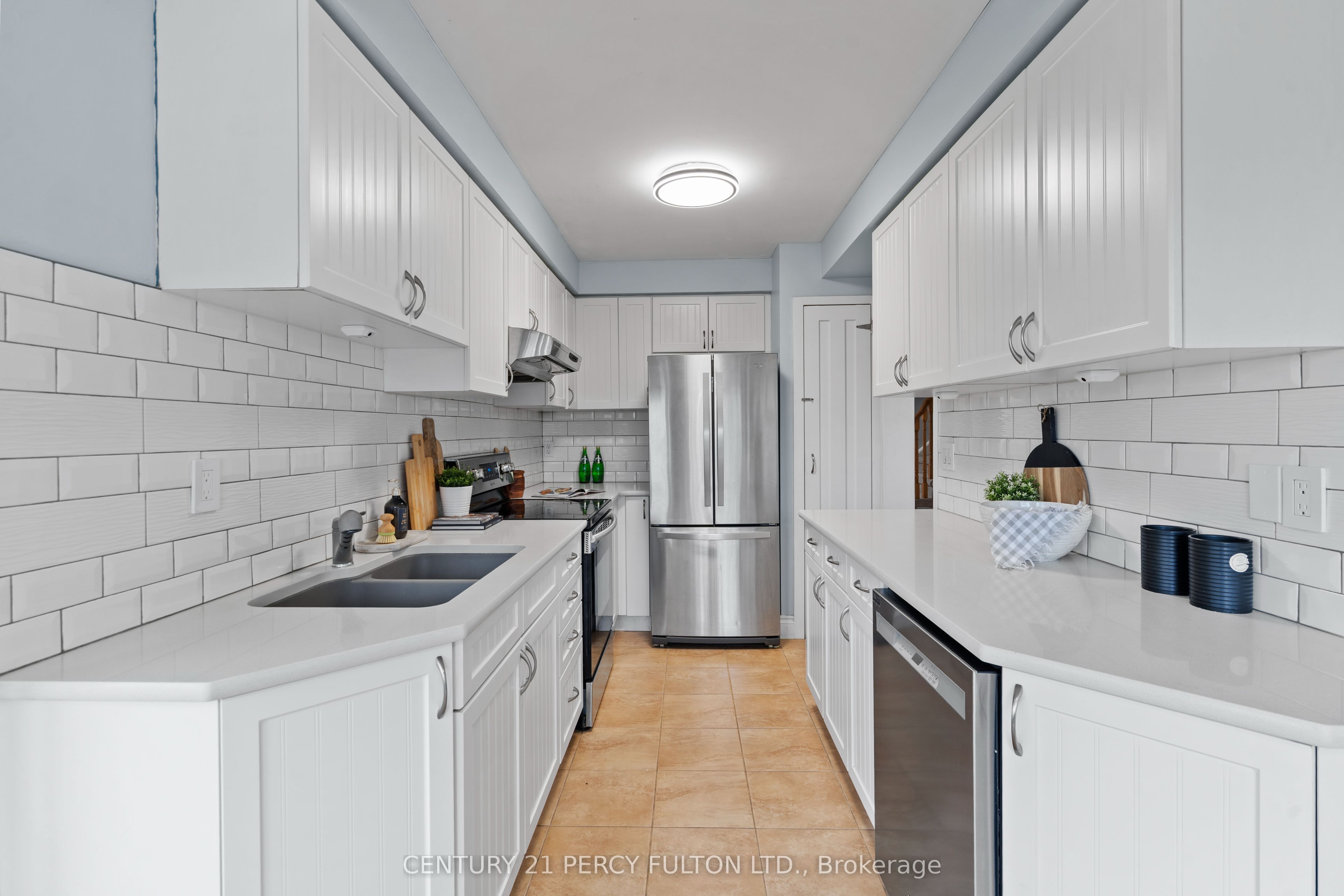 25 Heaver Drive, Whitby, ON L1N 9K4