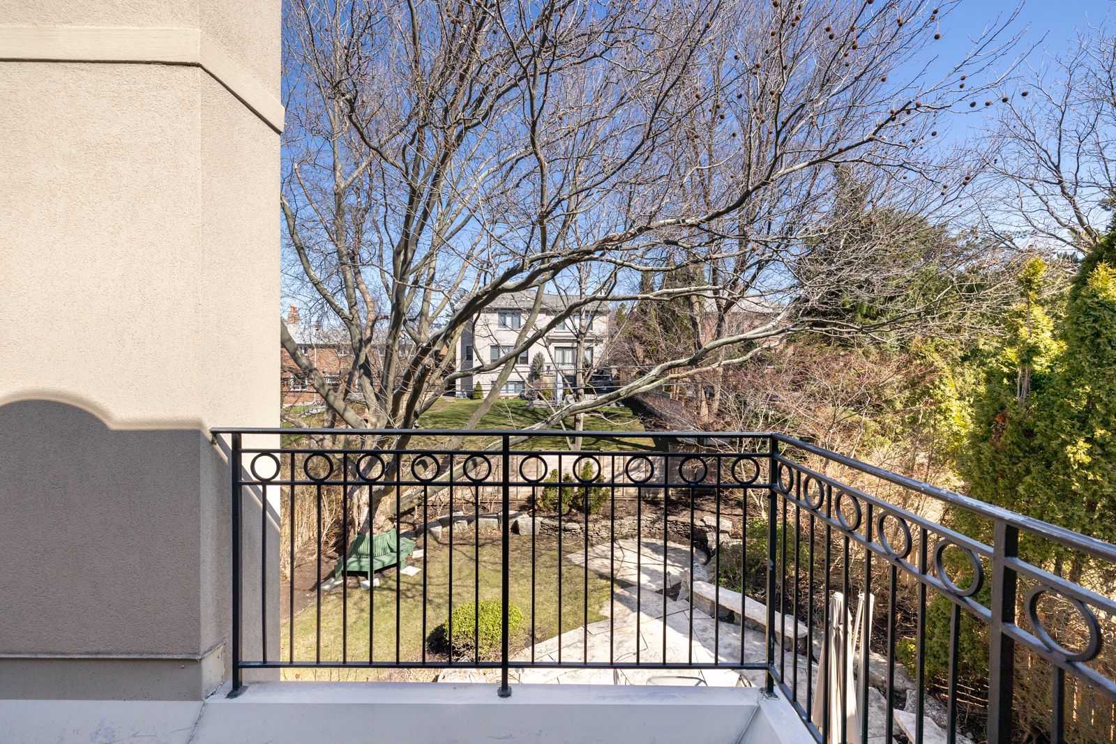 40 Munro Boulevard