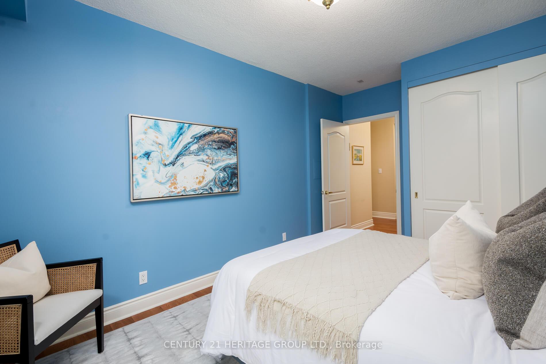 2 Bedrooms Condo at 11 William Carson, Toronto For sale