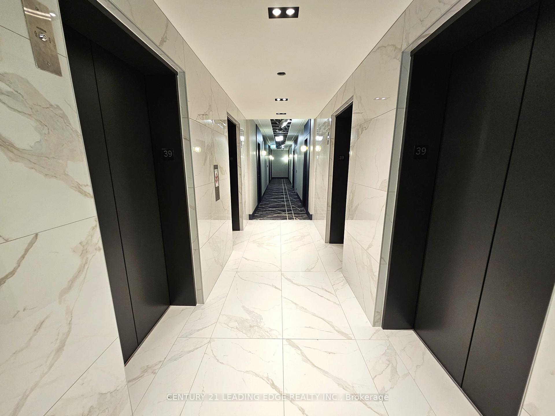 2 Bedrooms Condo at 18 Yonge, Toronto For sale