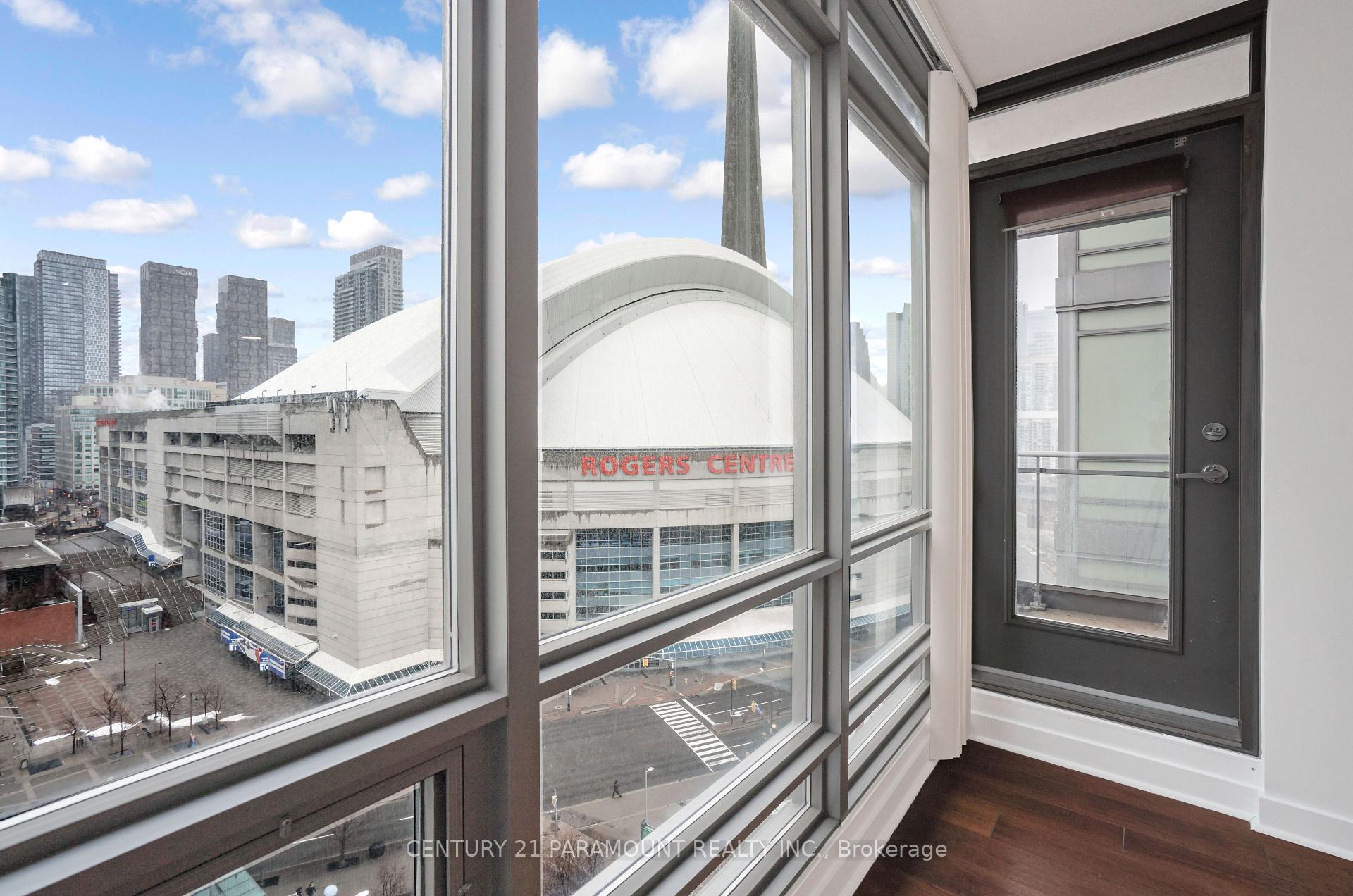 1 Bedroom Condo at 5 Mariner,  Toronto For sale