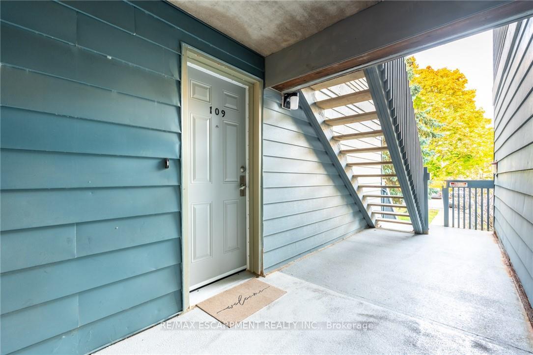 1 Bedroom Condo at 2010 Cleaver,  Burlington For sale