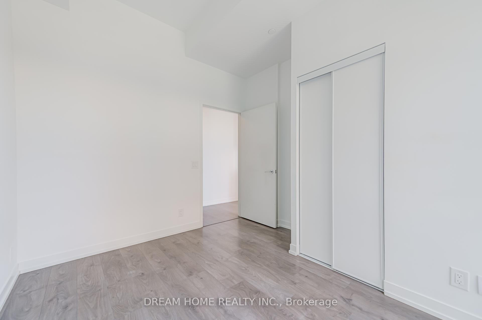 1 Bedroom Condo at 270 Dufferin,  Toronto For sale