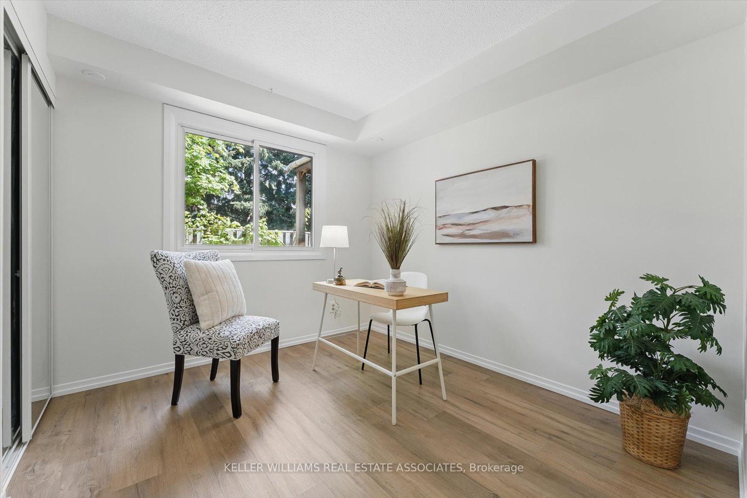 3 Bedrooms Condo at 2701 Aquitaine, Mississauga For sale