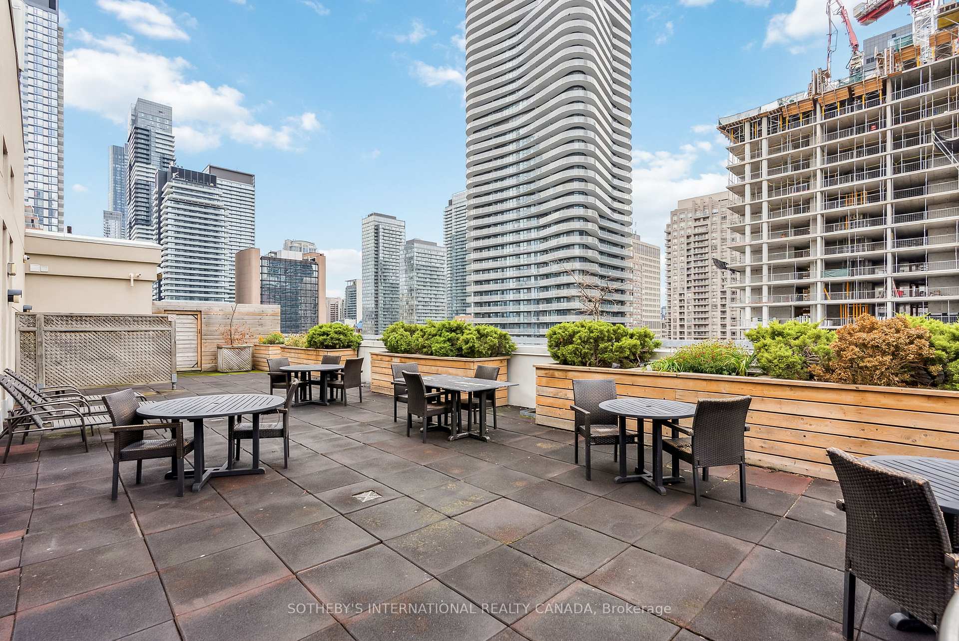 1 Bedroom Condo at 8 Wellesley, Toronto For sale