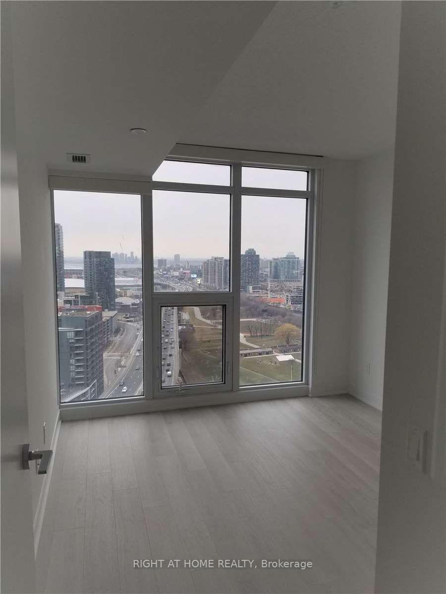 1 Bedroom Condo at 70 Queens Wharf, Toronto For sale