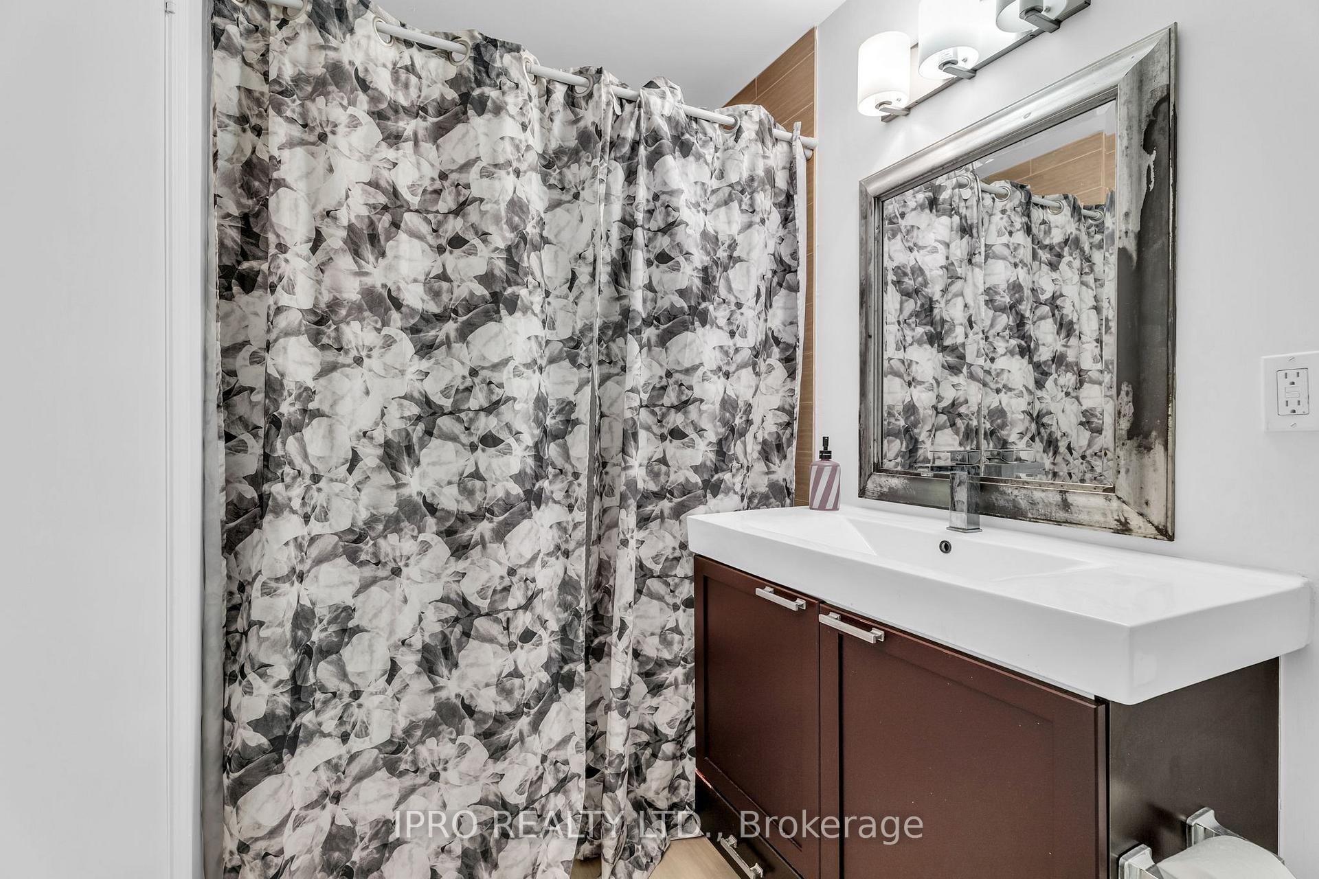 1 Bedroom Condo at 1328 Birchmount,  Toronto For sale