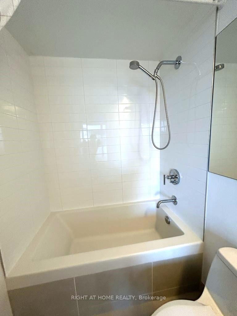 1 Bedroom Condo at 42 Charles, Toronto For sale