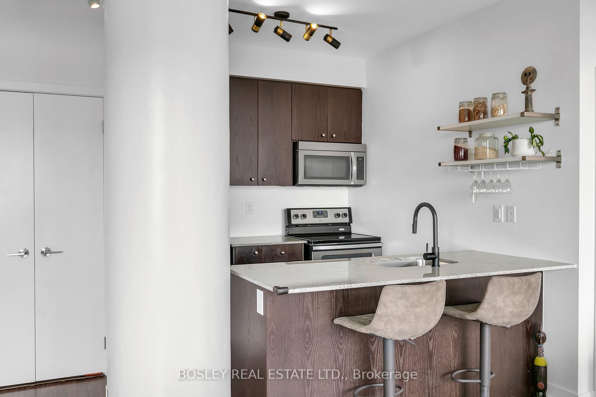 2 Bedrooms Condo at 5101 Dundas, Toronto For sale