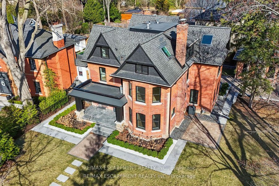 2187 Lakeshore