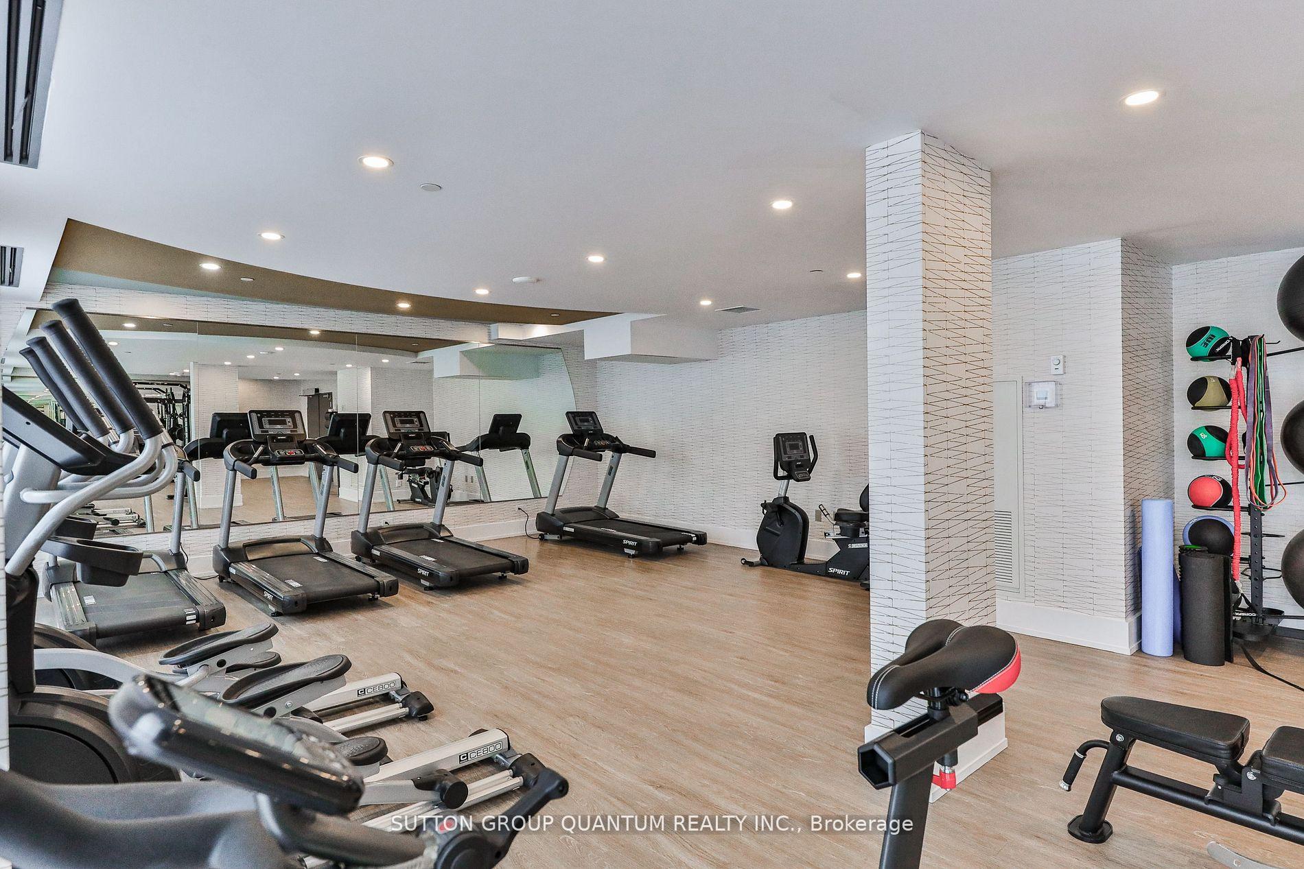 2 Bedrooms Condo at 470 Dundas, Hamilton For sale