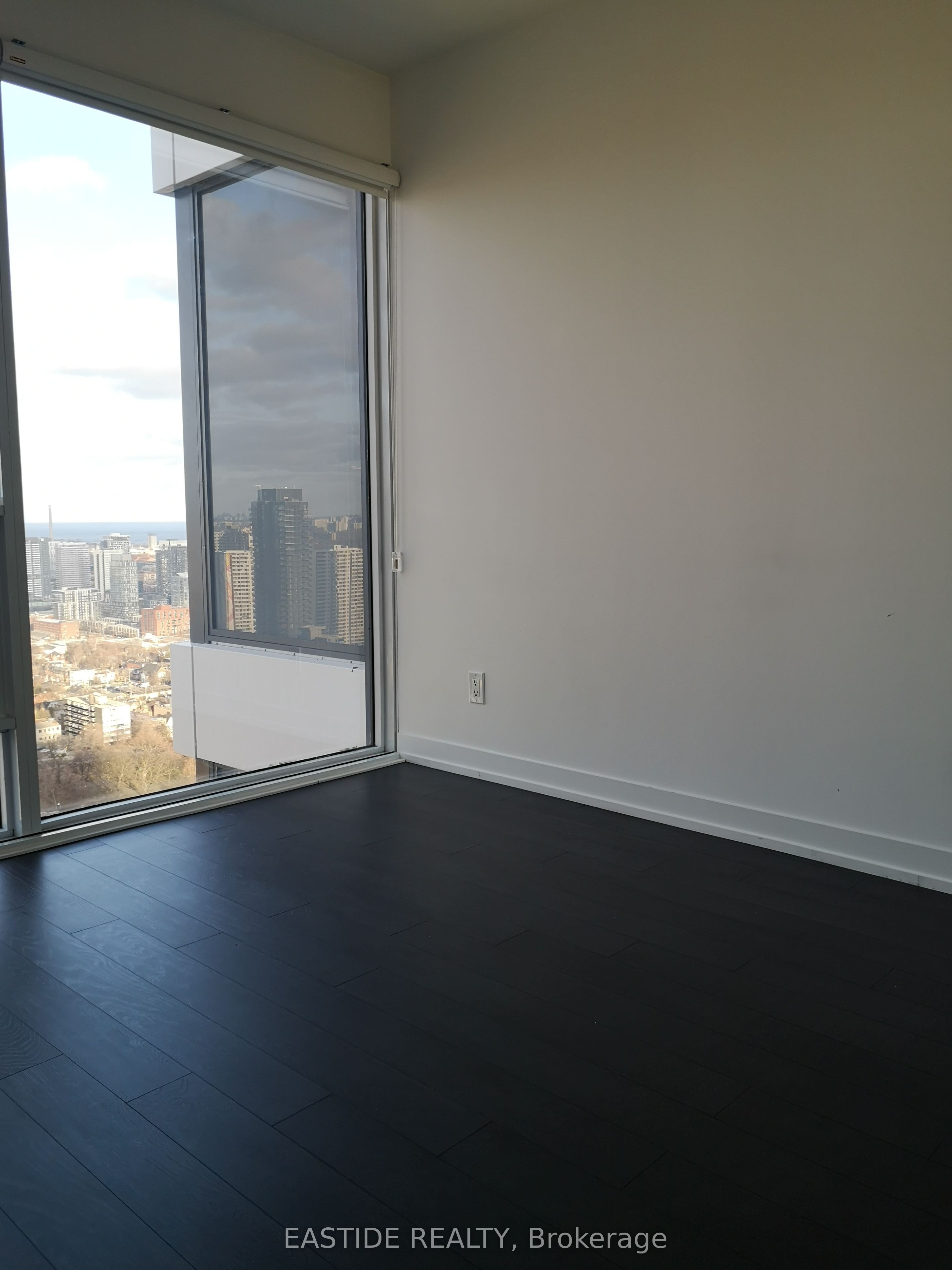 85 Wood Street, #Ph15