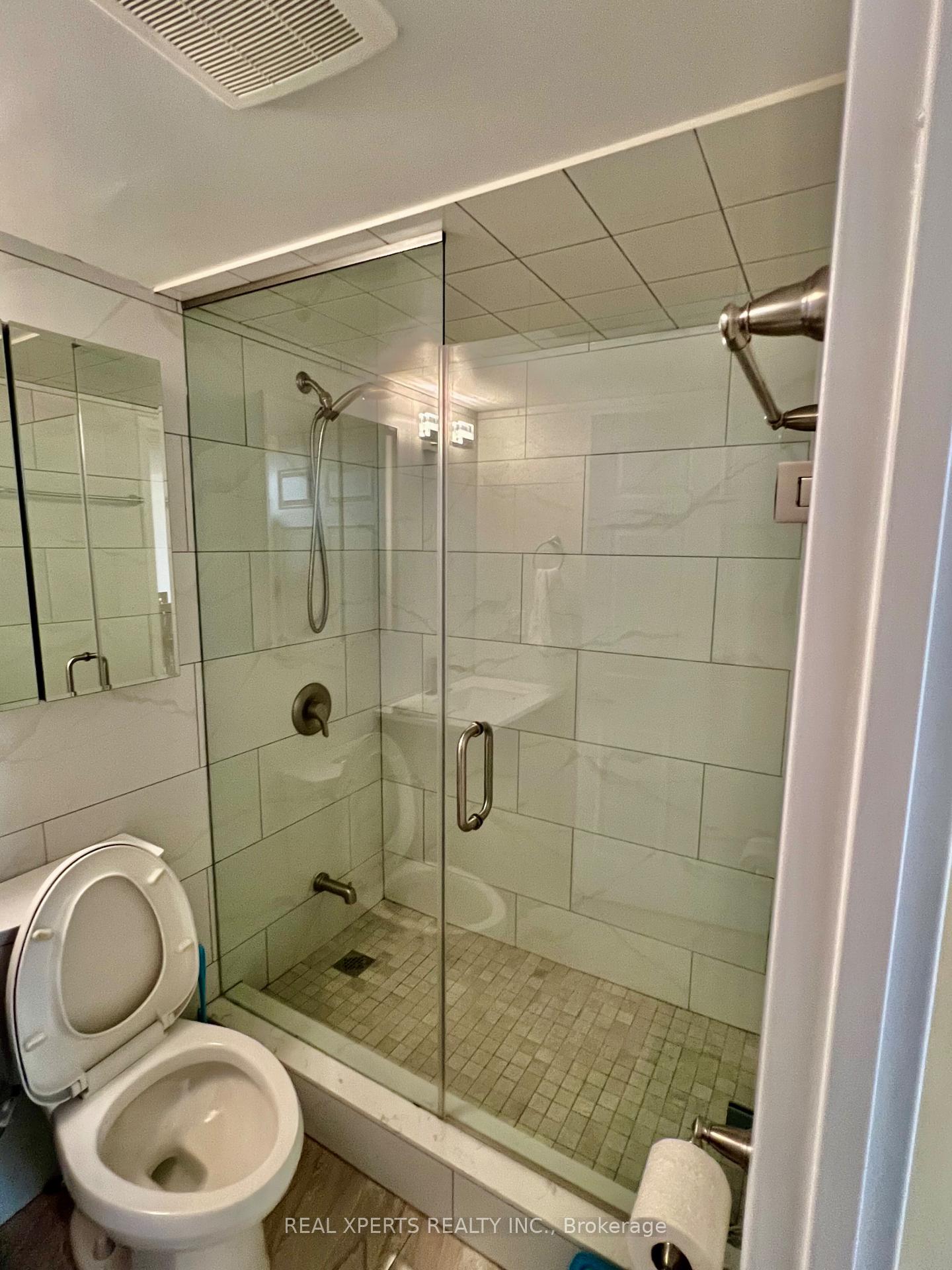 2 Bedrooms Condo at 4727 Sheppard, Toronto For sale