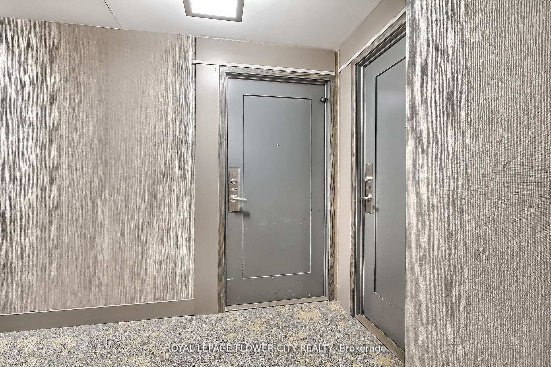 1 Bedroom Condo at 65 Watergarden, Mississauga For sale