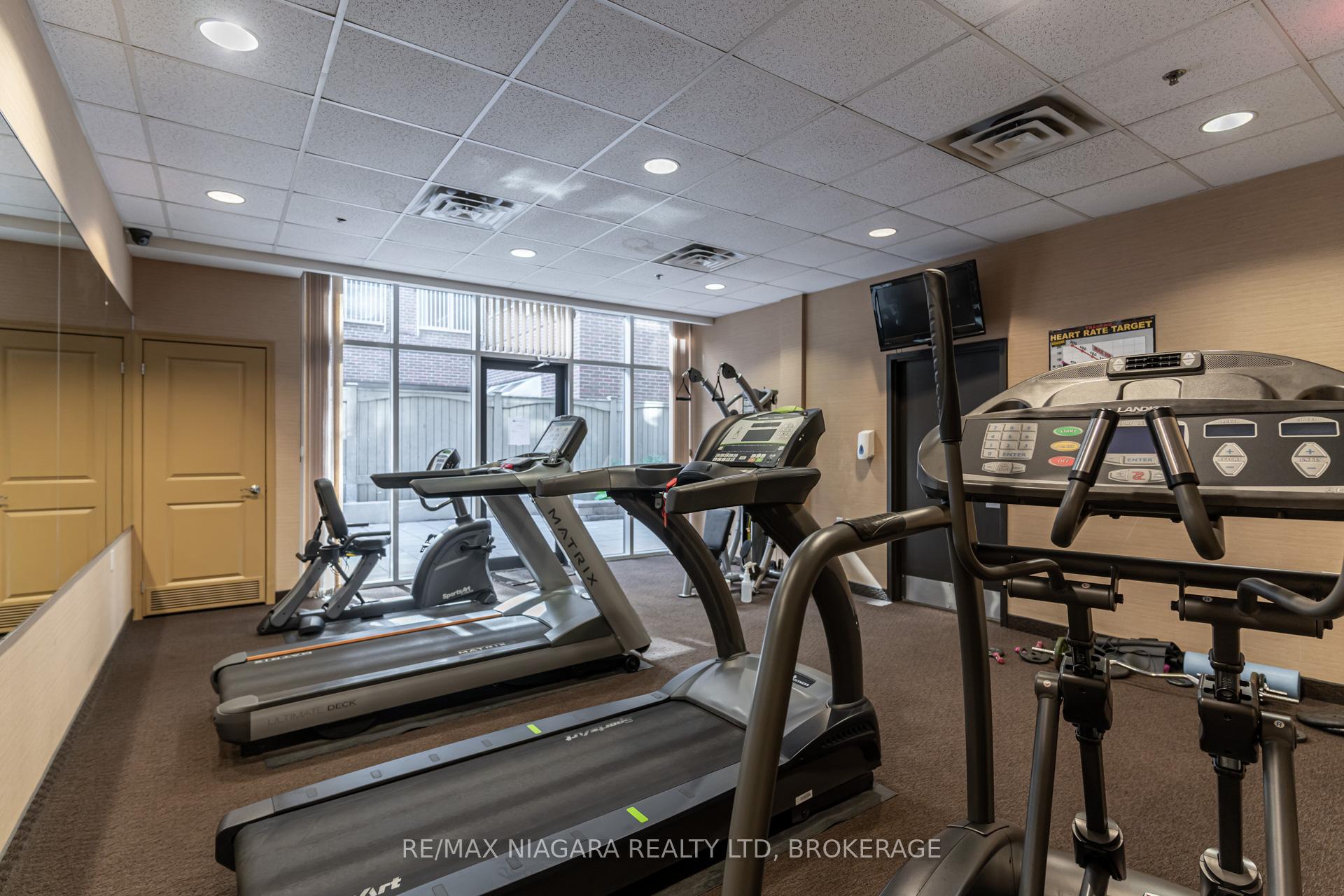 2 Bedrooms Condo at 872 Sheppard, Toronto For sale