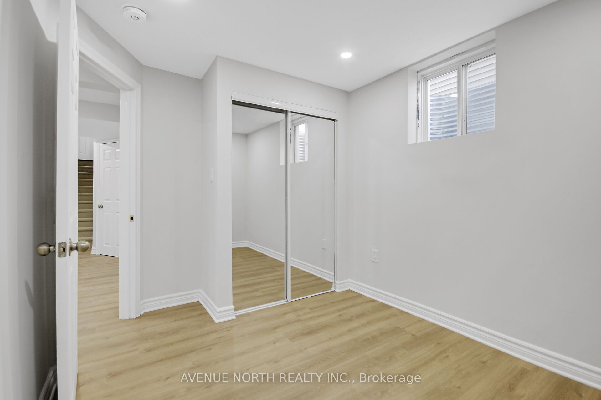 4772 Abbott Street E