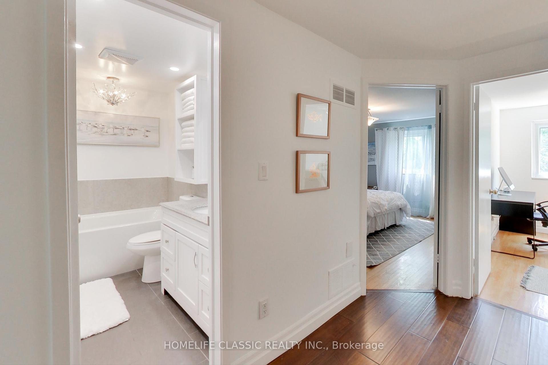 4 Bedrooms Condo at 108 Wild Briarway, Toronto For sale