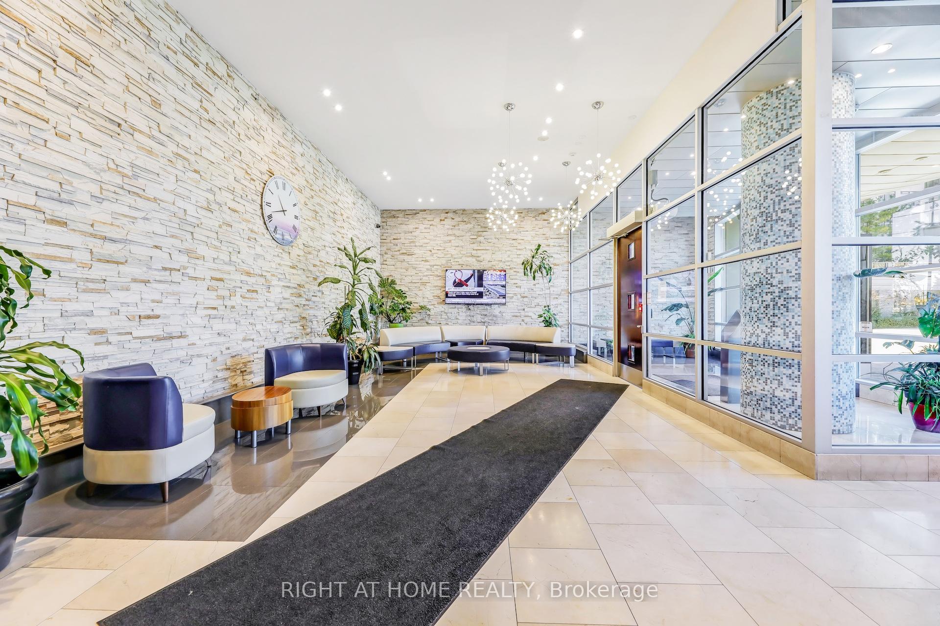 2 Bedrooms Condo at 3939 Duke Of York, Mississauga For sale