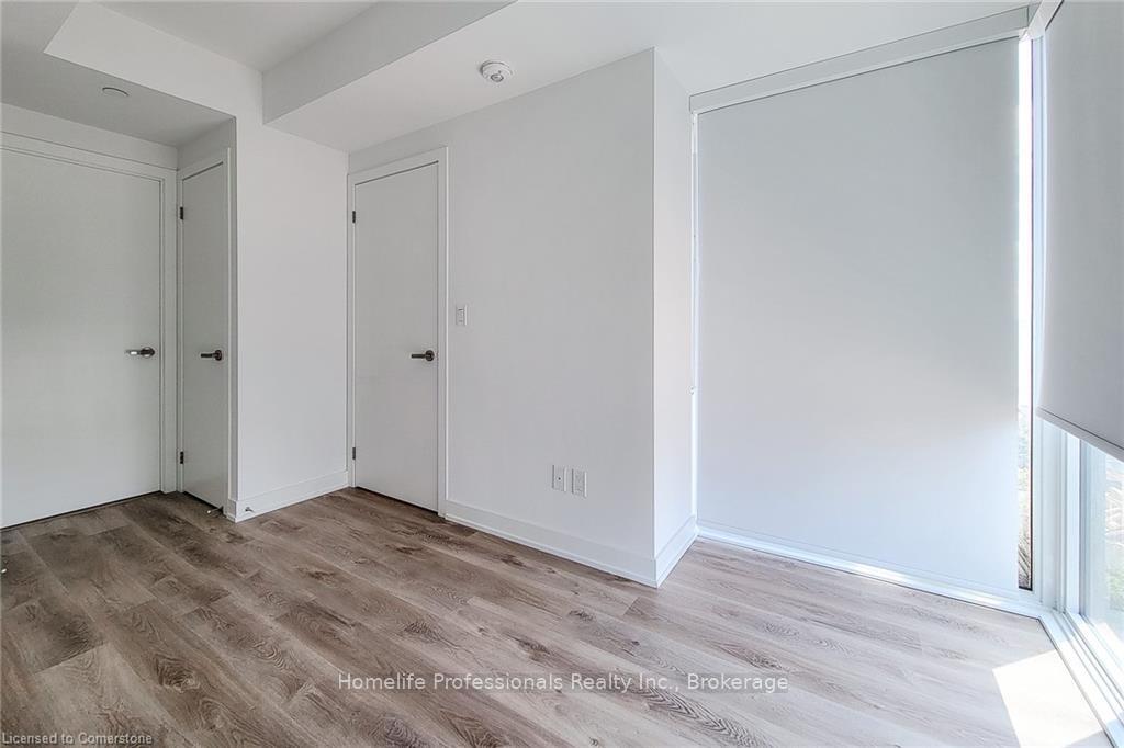 1 Bedroom Condo at 370 Martha,  Burlington For sale