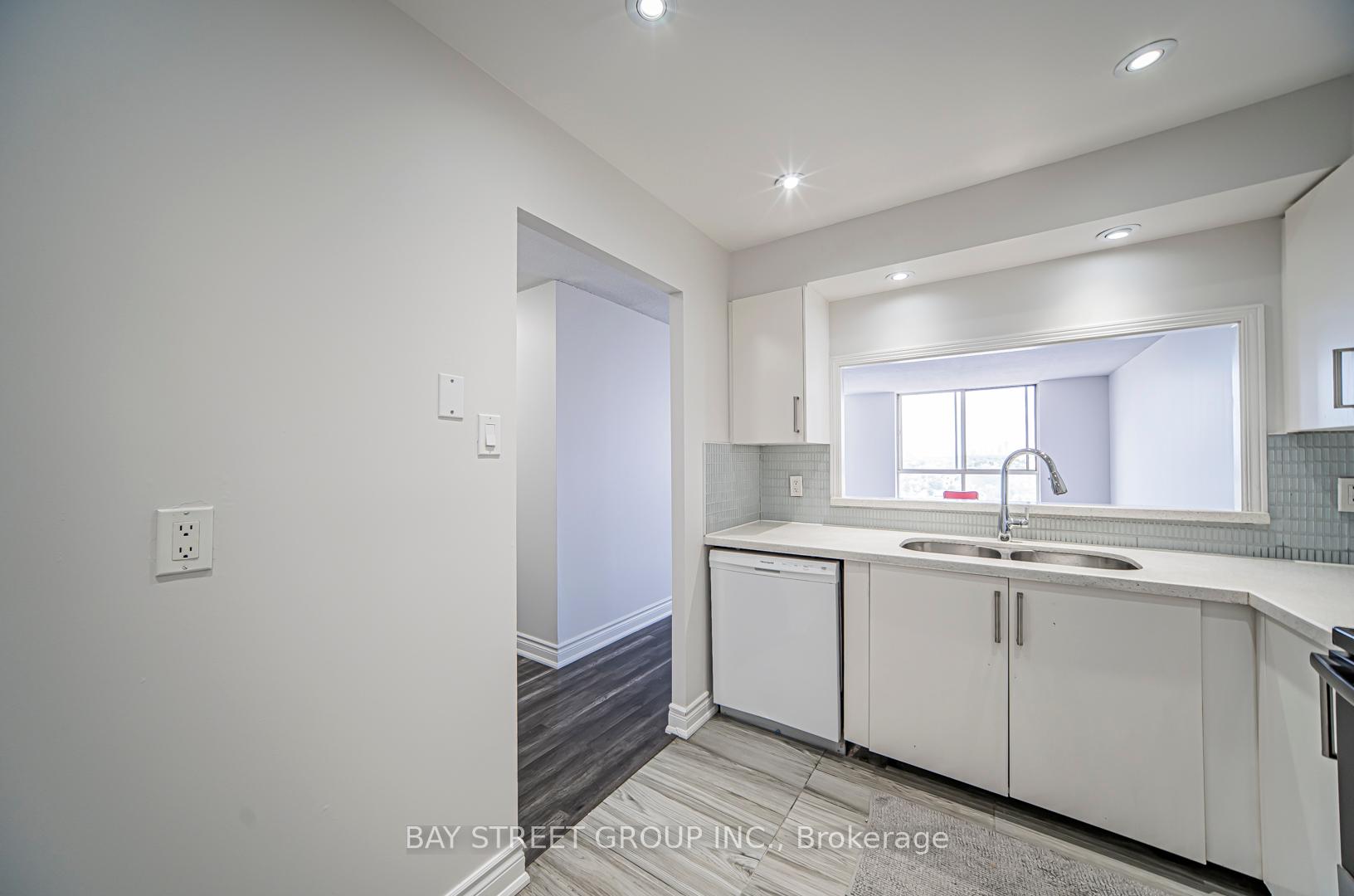 3 Bedrooms Condo at 2470 Eglinton, Toronto For sale