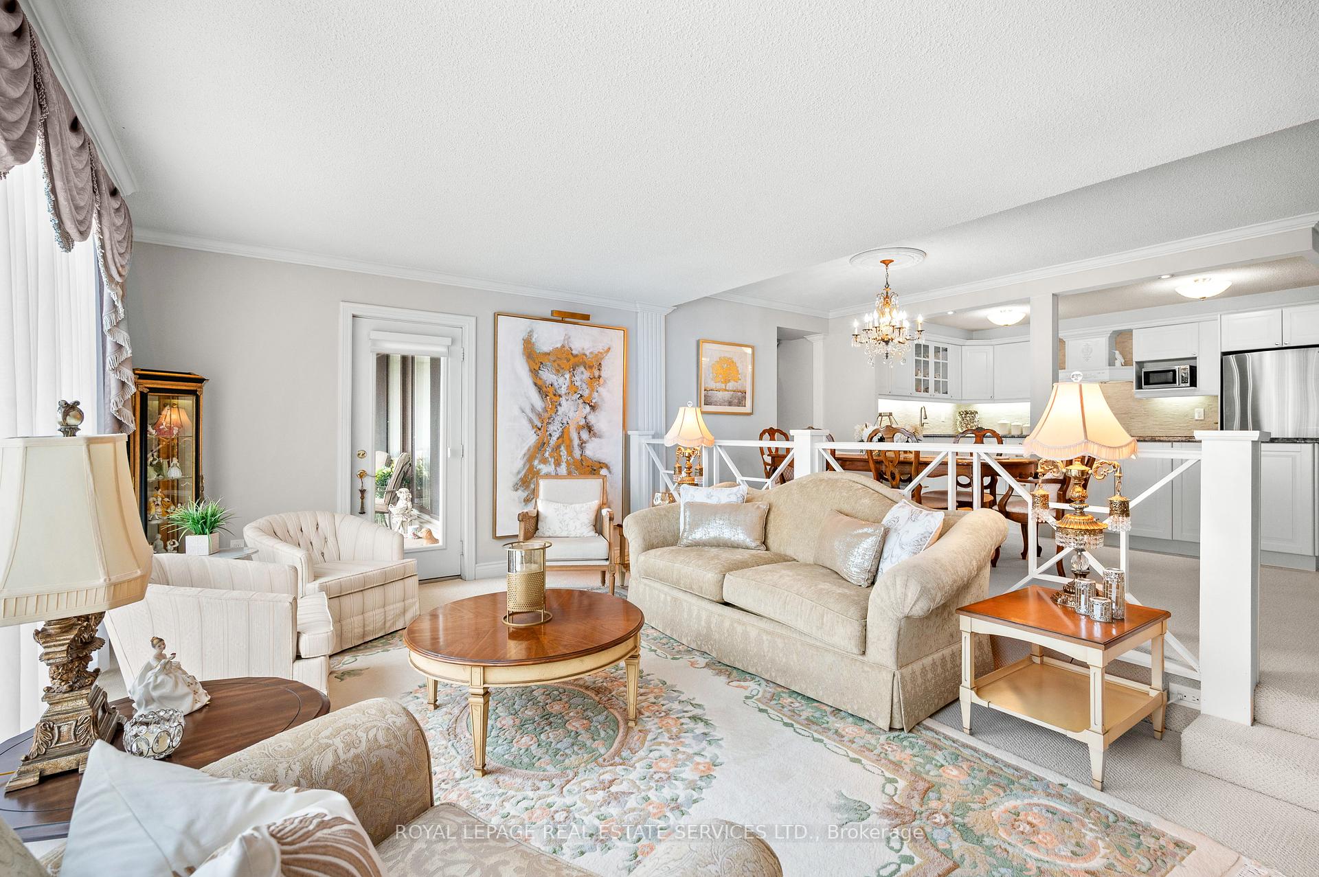 2 Bedrooms Condo at 2185 Marine, Oakville For sale
