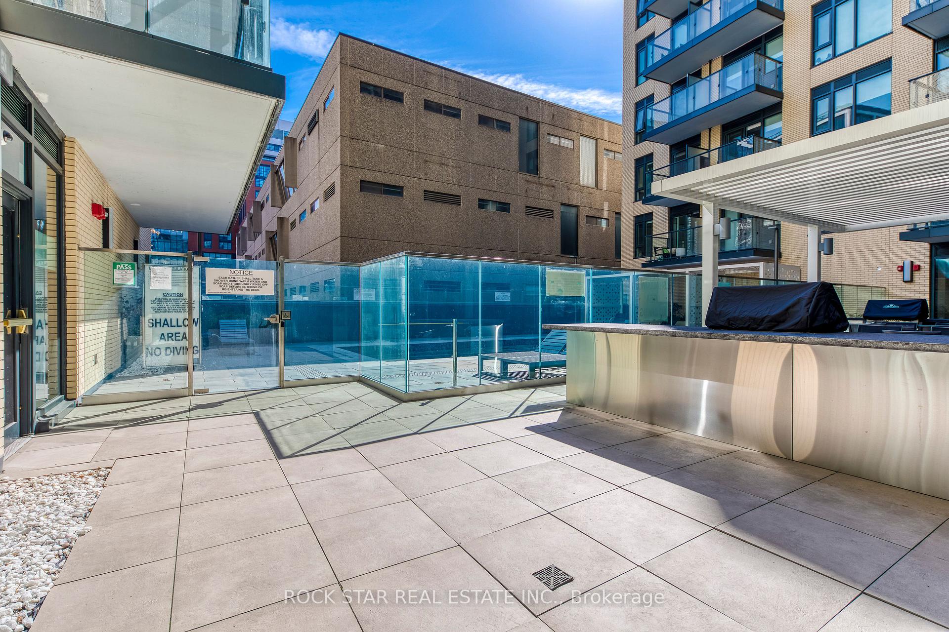2 Bedrooms Condo at 543 Richmond,  Toronto For sale