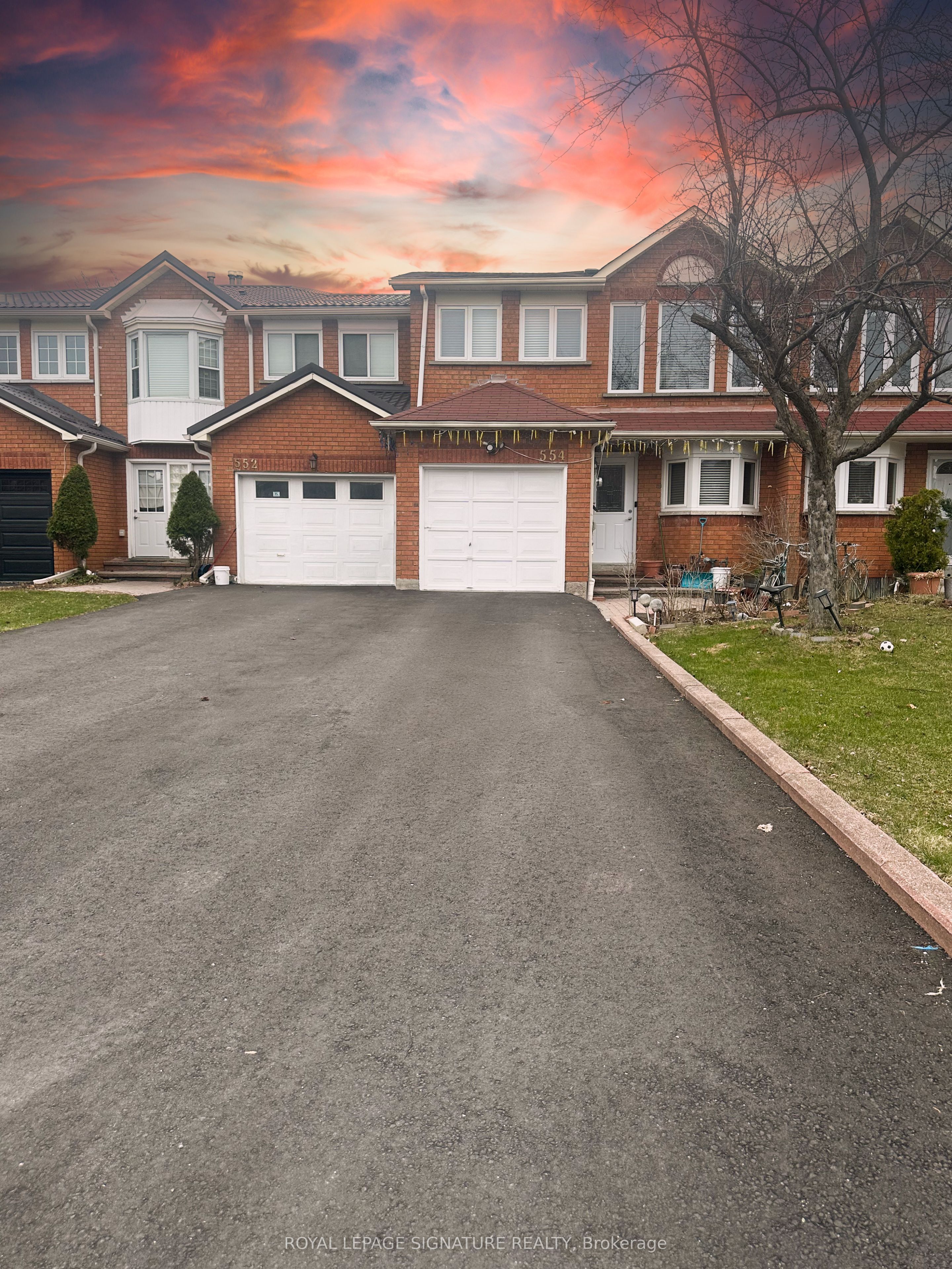 554 Galaxy Court, Mississauga, ON L5R 2P8