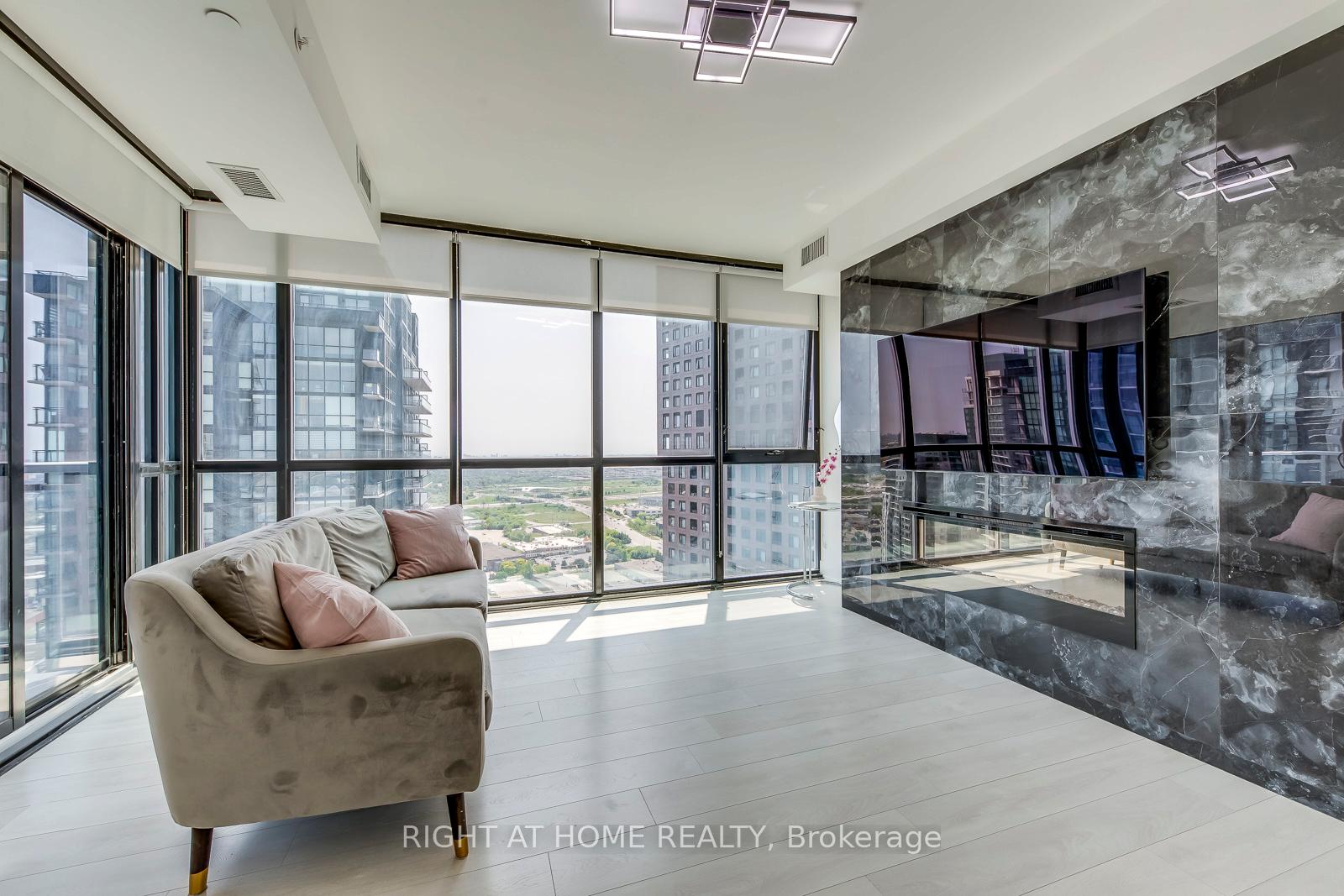 2 Bedrooms Condo at 2916 Highway 7, Vaughan For sale