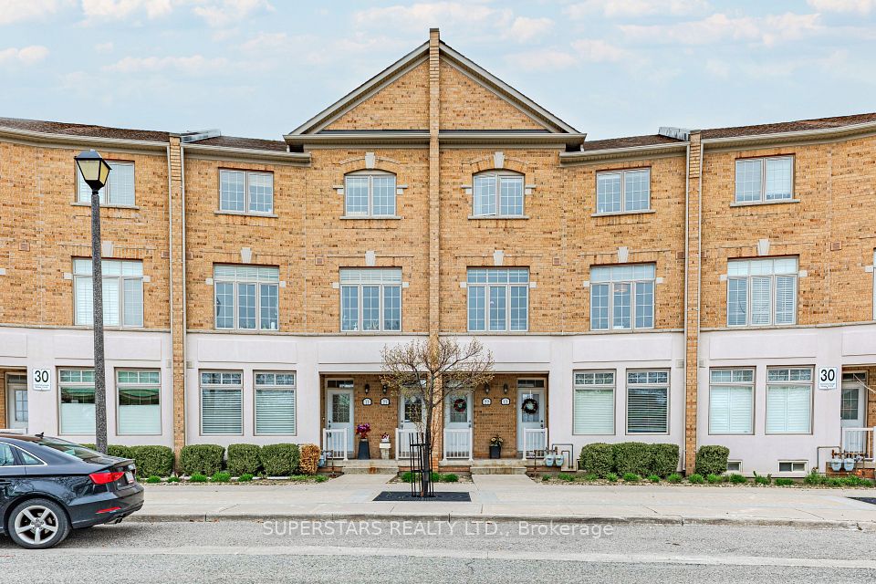 30 Greensborough Village