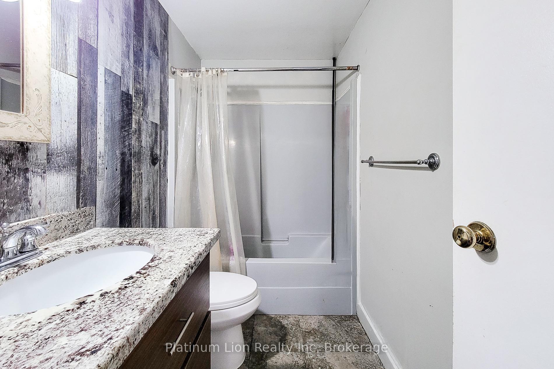 3 Bedrooms Condo at 1255 Upper Gage,  Hamilton For sale
