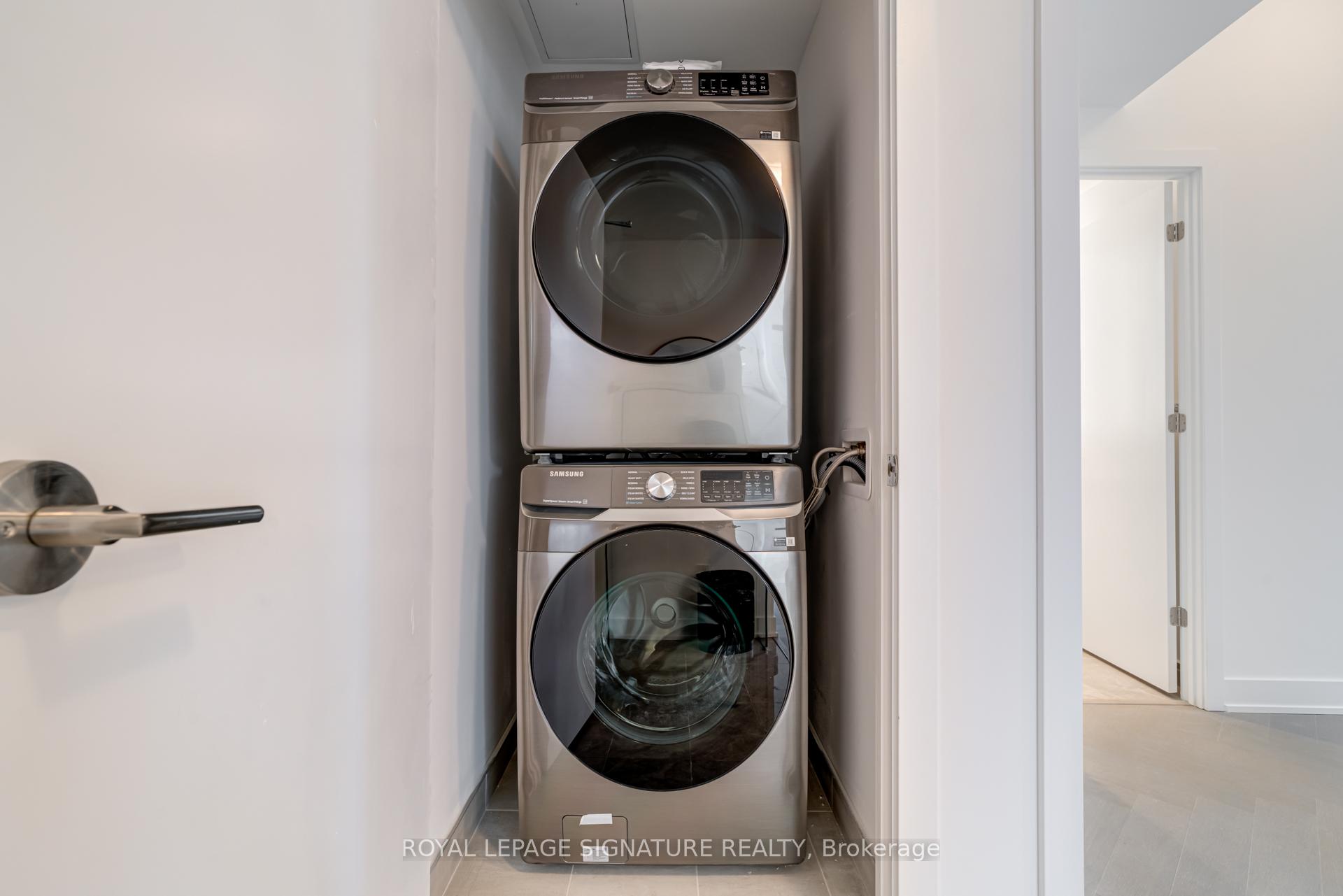 4 Bedrooms Condo at 2 Teagarden, Toronto For sale