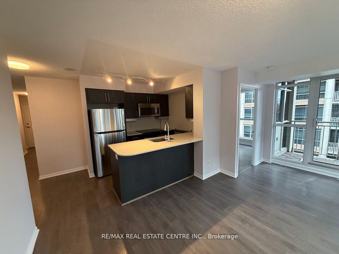 3 Bedrooms Condo at 35 Bastion, Toronto For sale