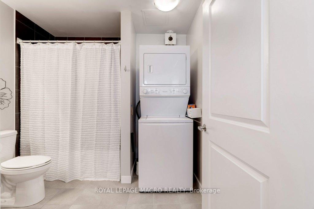 1 Bedroom Condo at 125 Shoreview,  Hamilton For sale