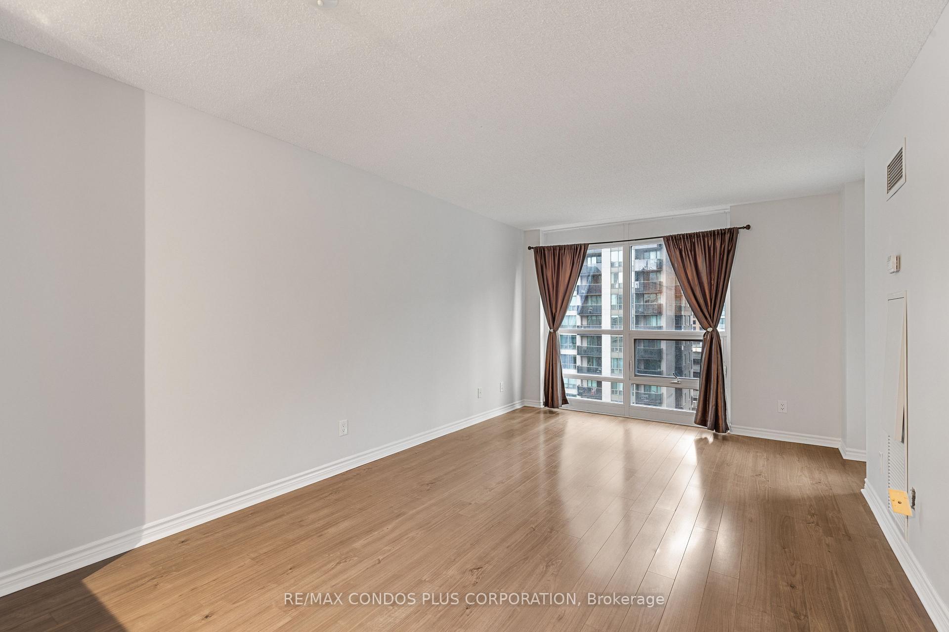 2 Bedrooms Condo at 763 Bay, Toronto For sale