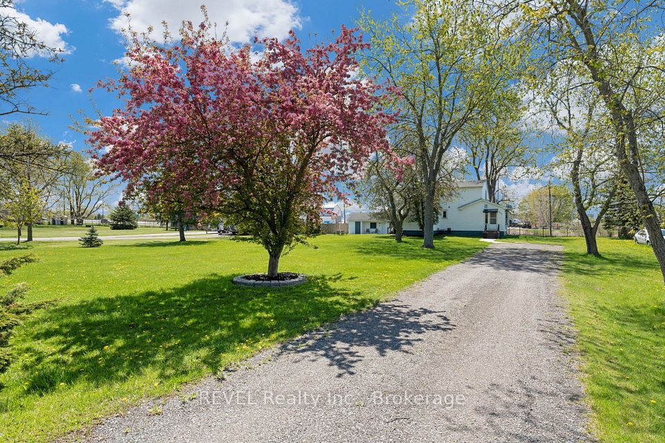 239 Becken Crescent, Welland, ON L3B 5N4