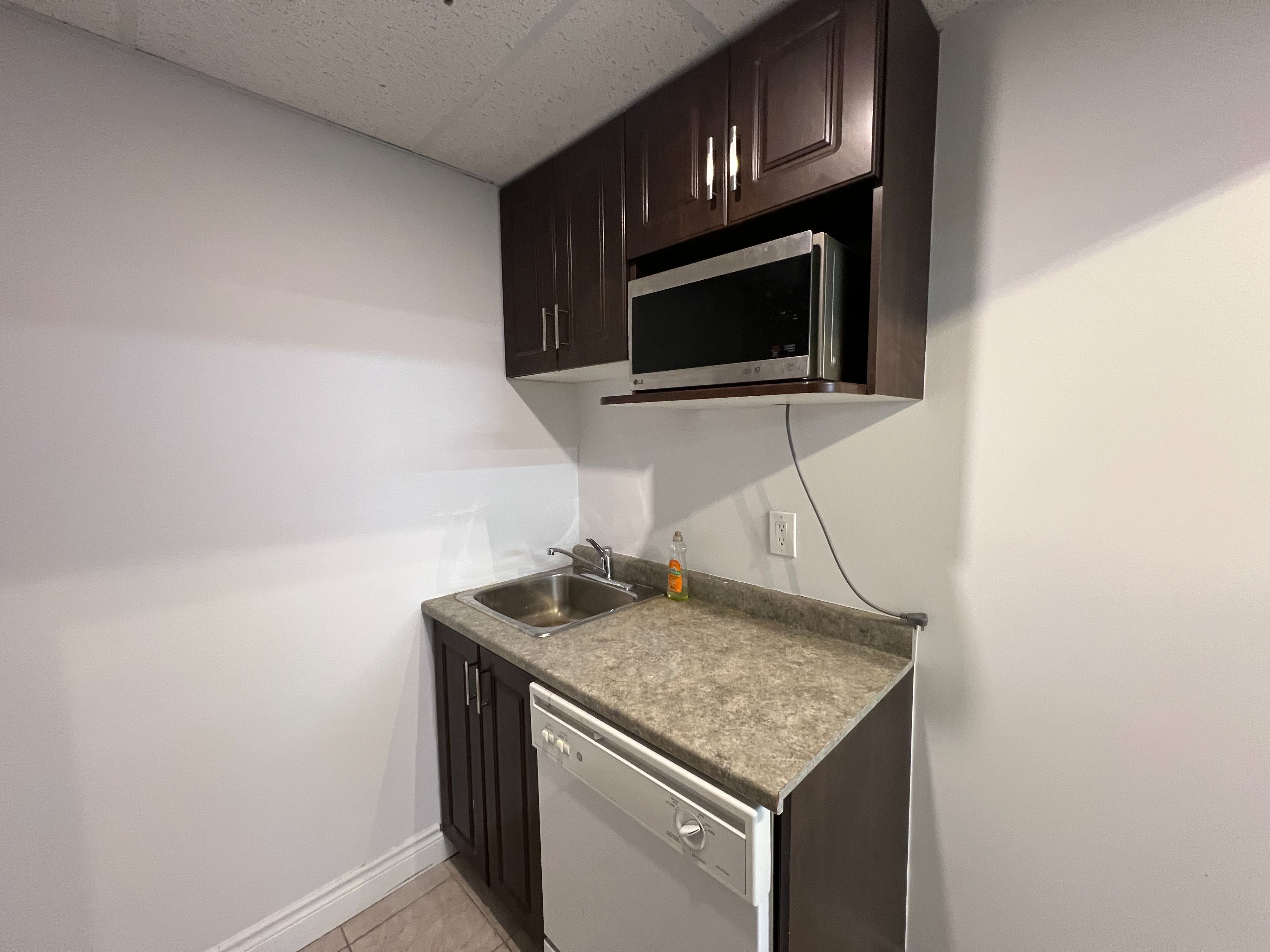 30 Wertheim Court 18 (Lower)